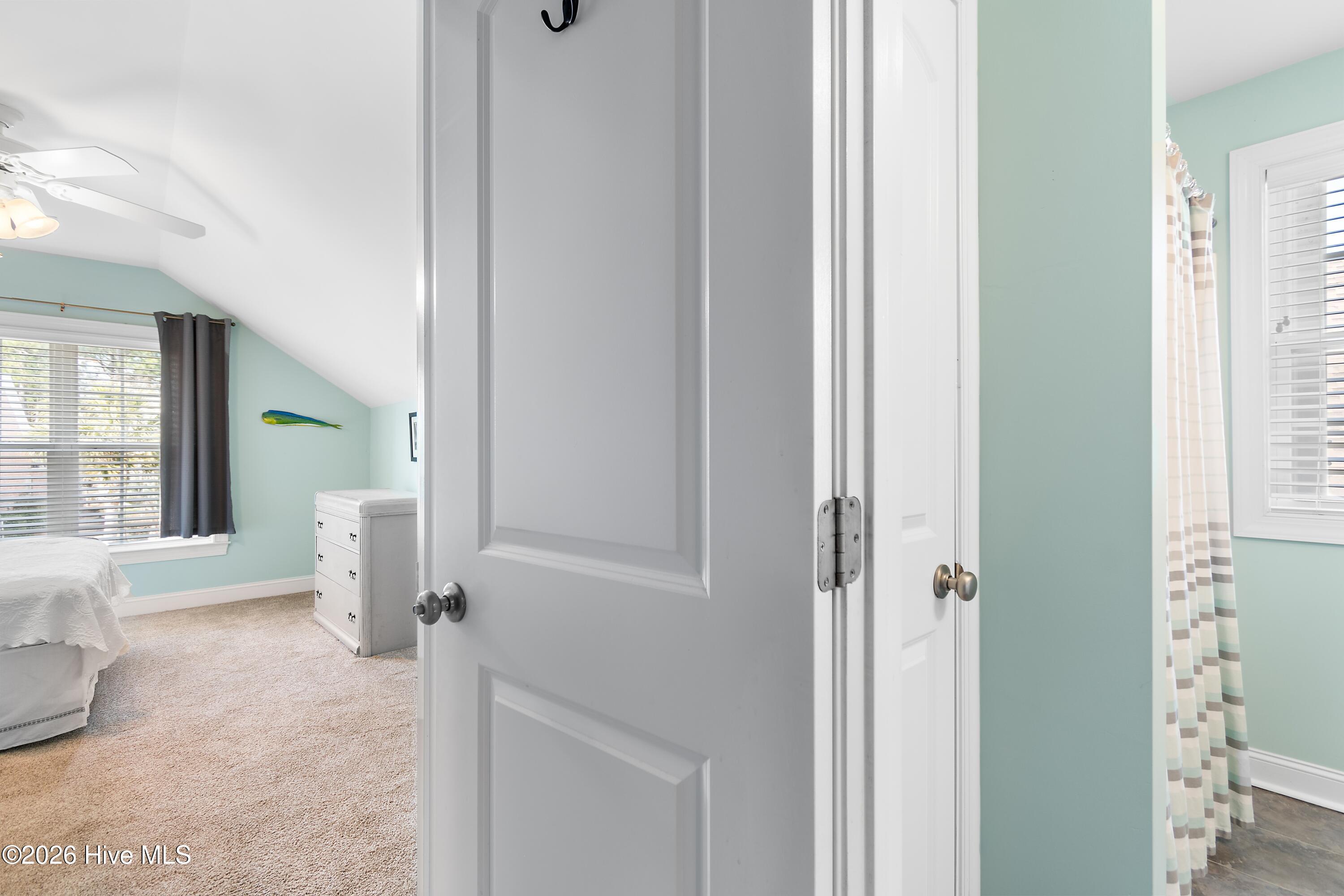 100555309 | Photo 33