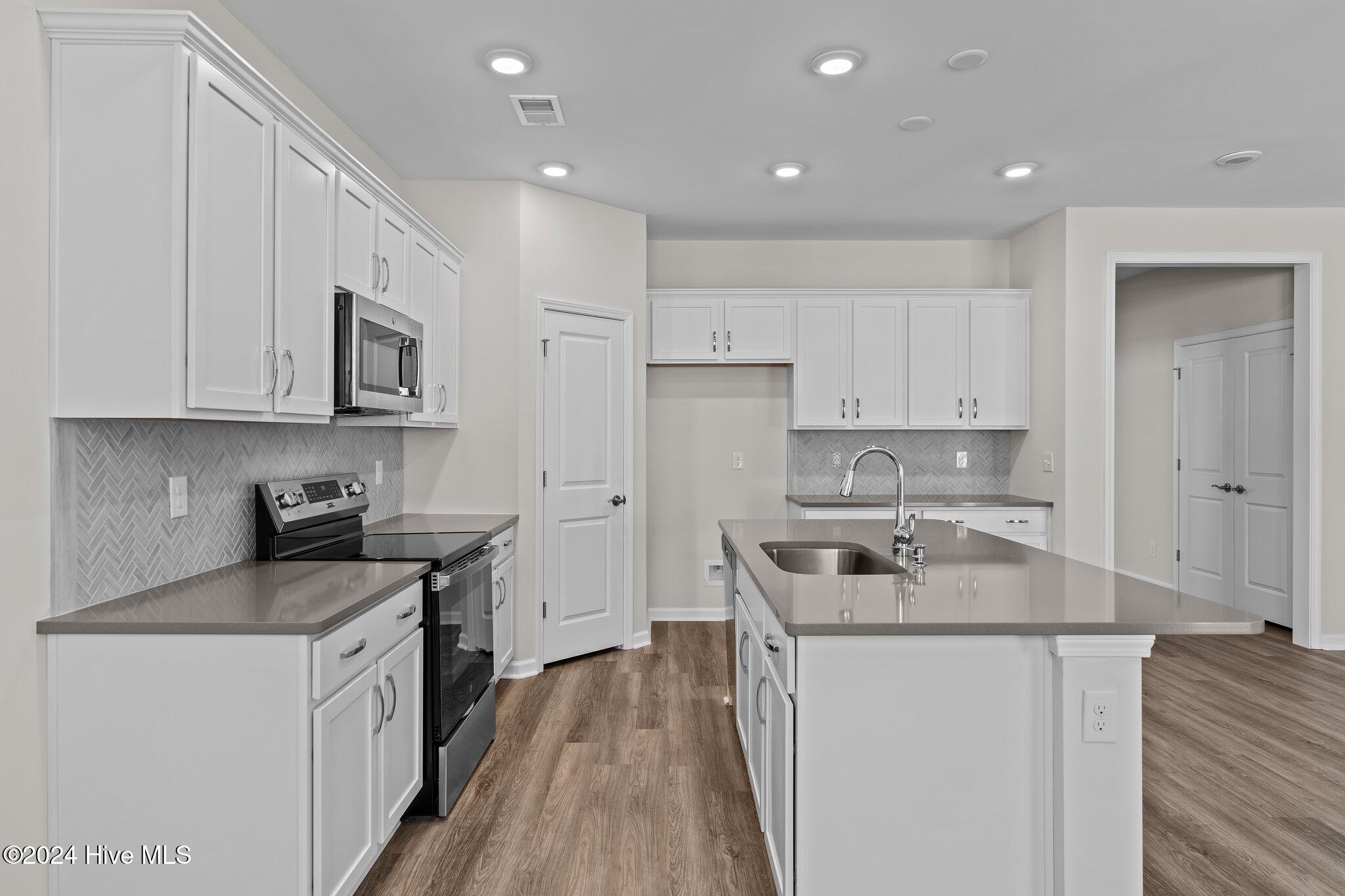 Lot 228GM - Kitchen 2