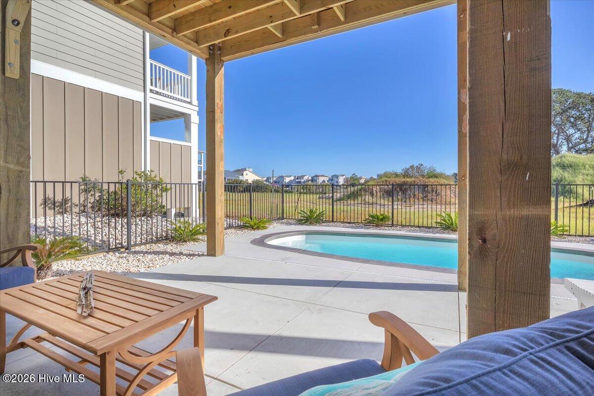 100565716 | Photo 65