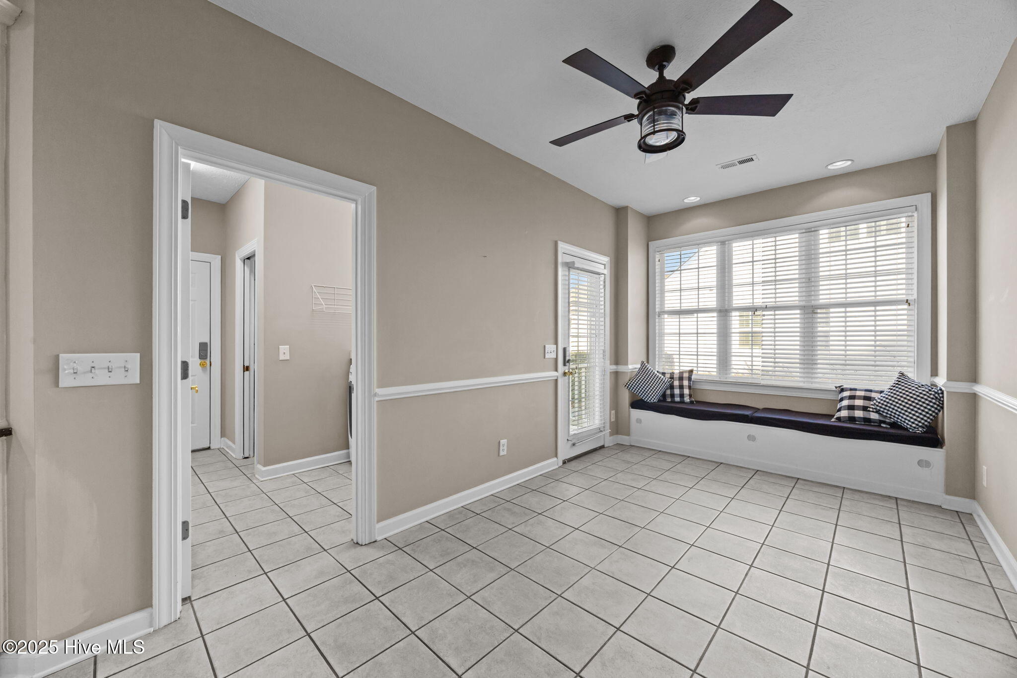 100543036 | Photo 17