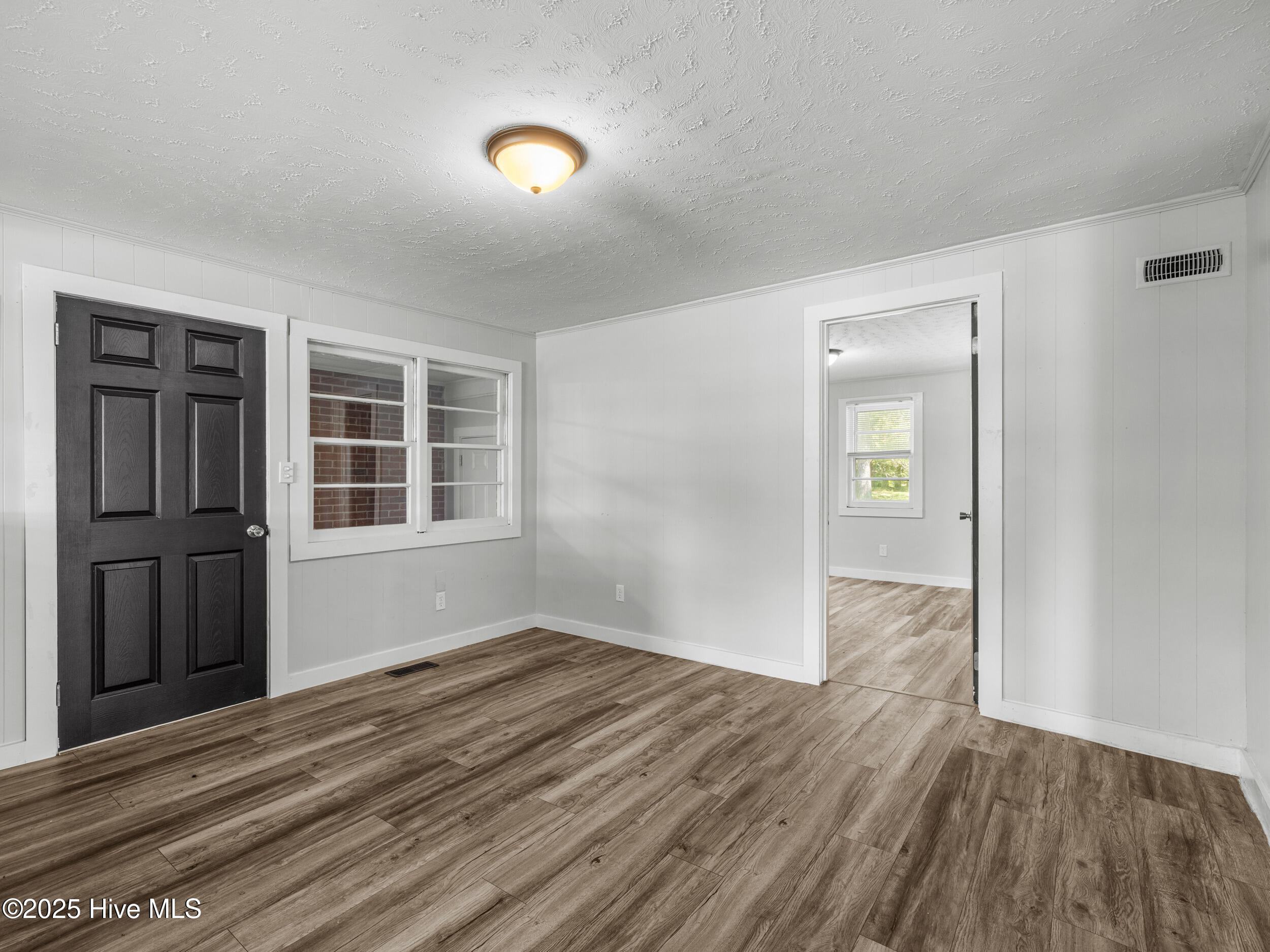 100529453 | Photo 17