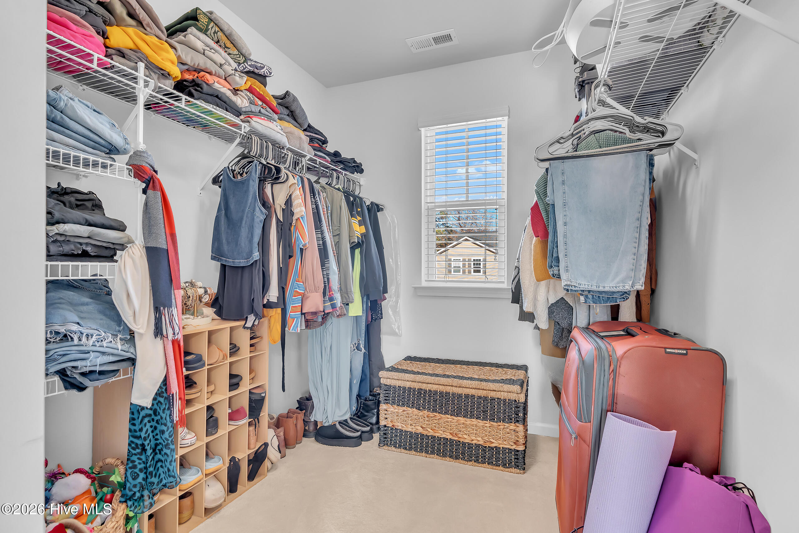 100551354 | Photo 43