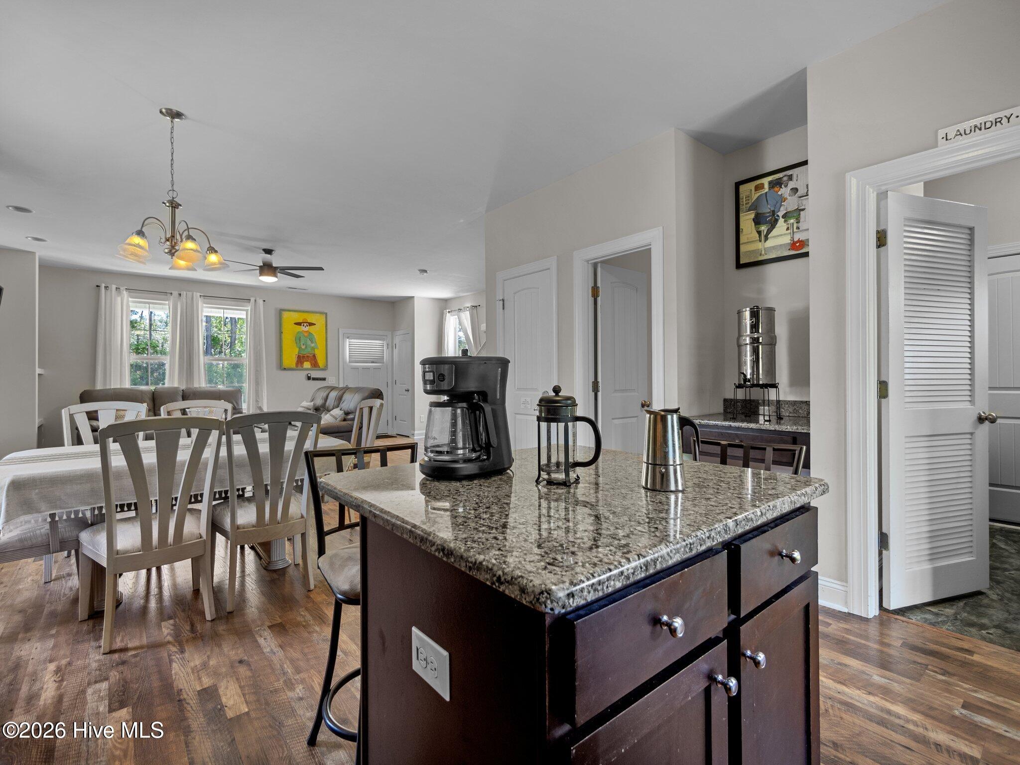 100566345 | Photo 31