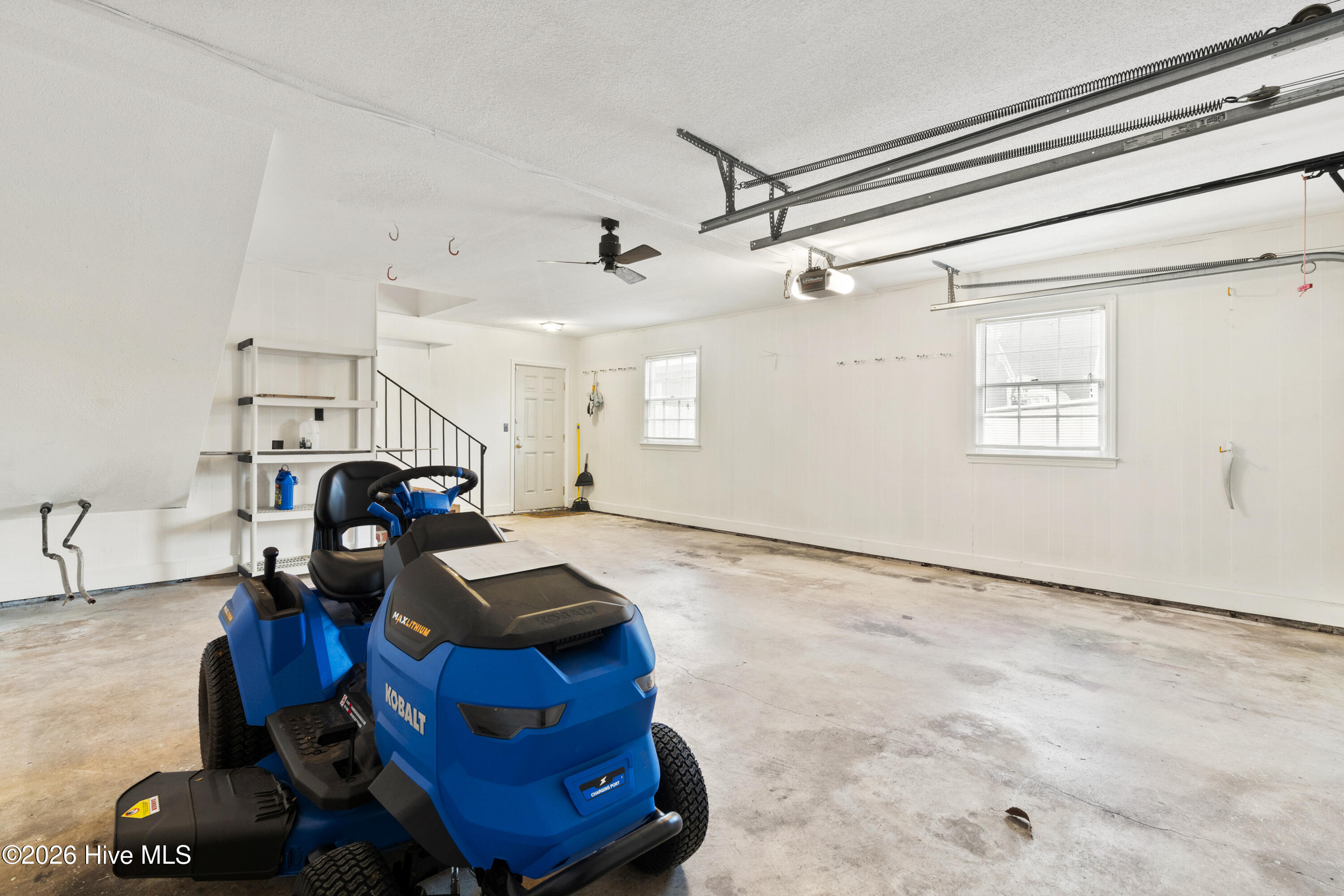 100549887 | Photo 24