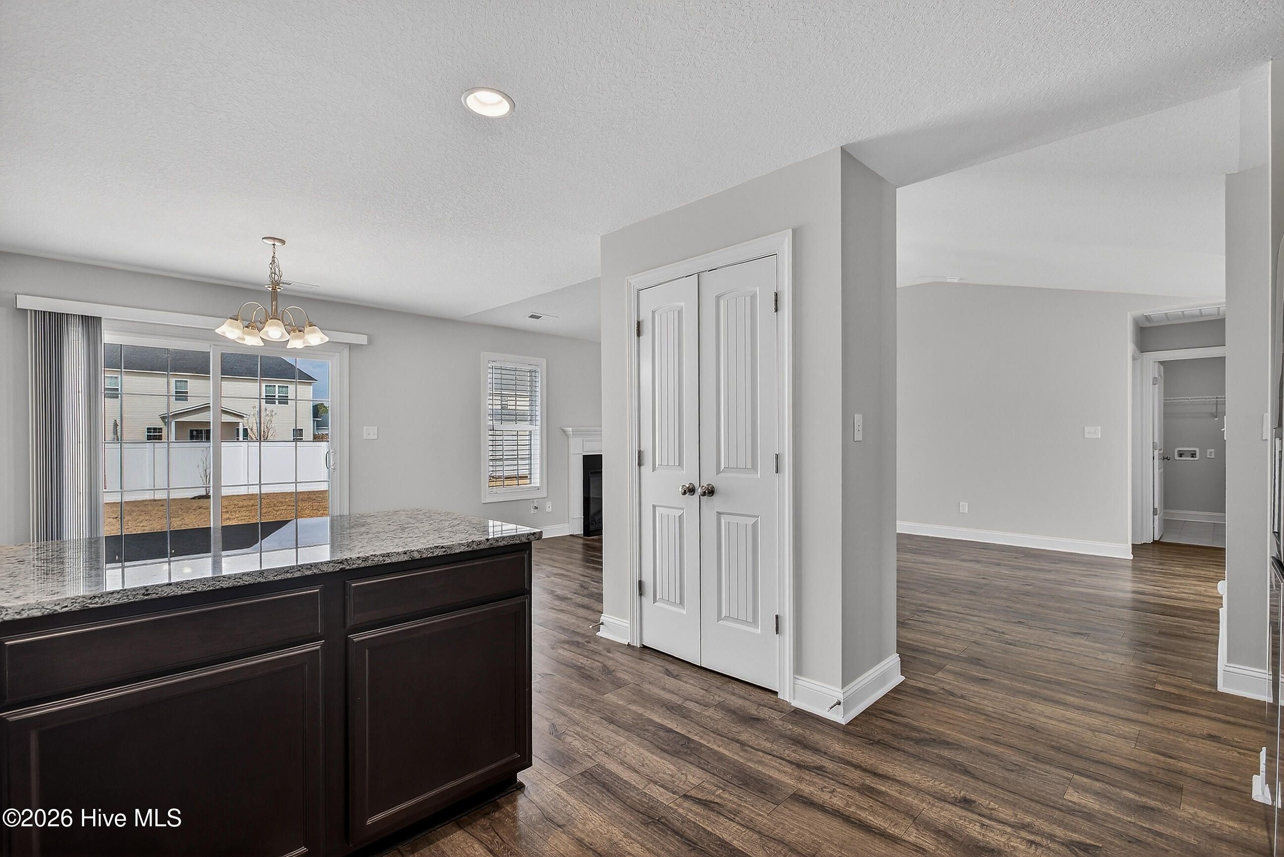 100556986 | Photo 13