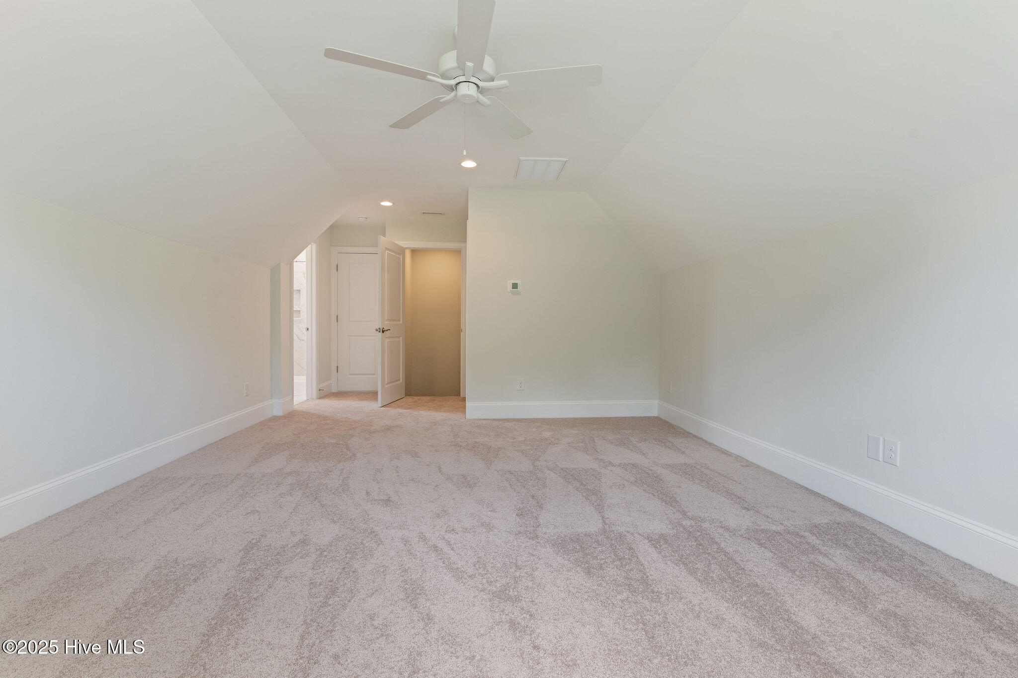 100530000 | Photo 51