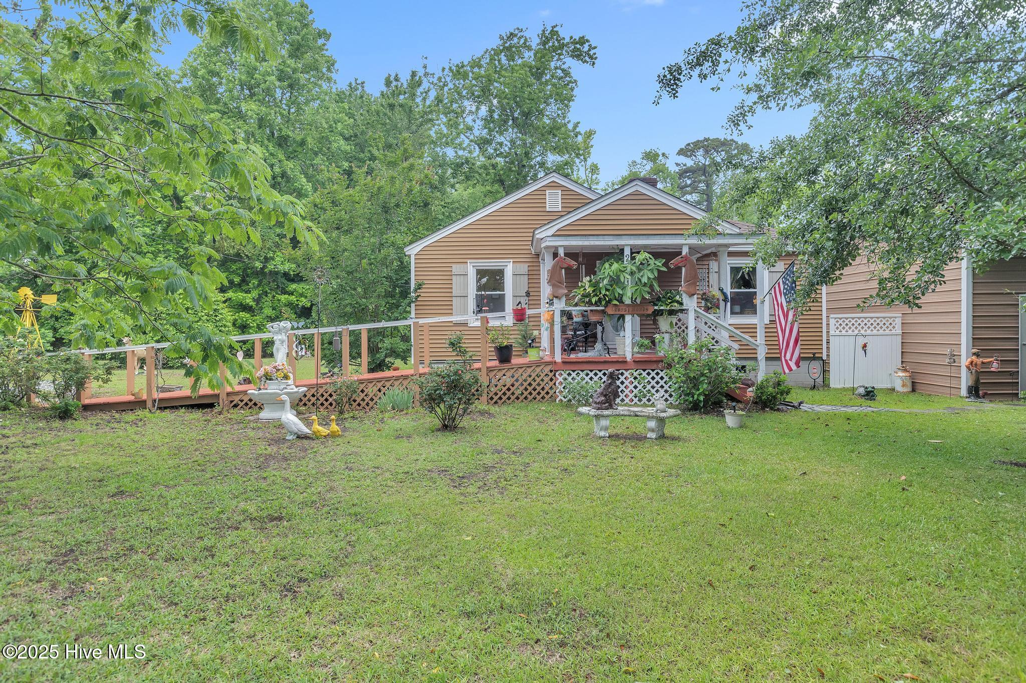 Homes for sale in Morehead City, NC | 2601 Mayberry Loop Rd, Morehead City, NC 28557 | MLS# 100509785