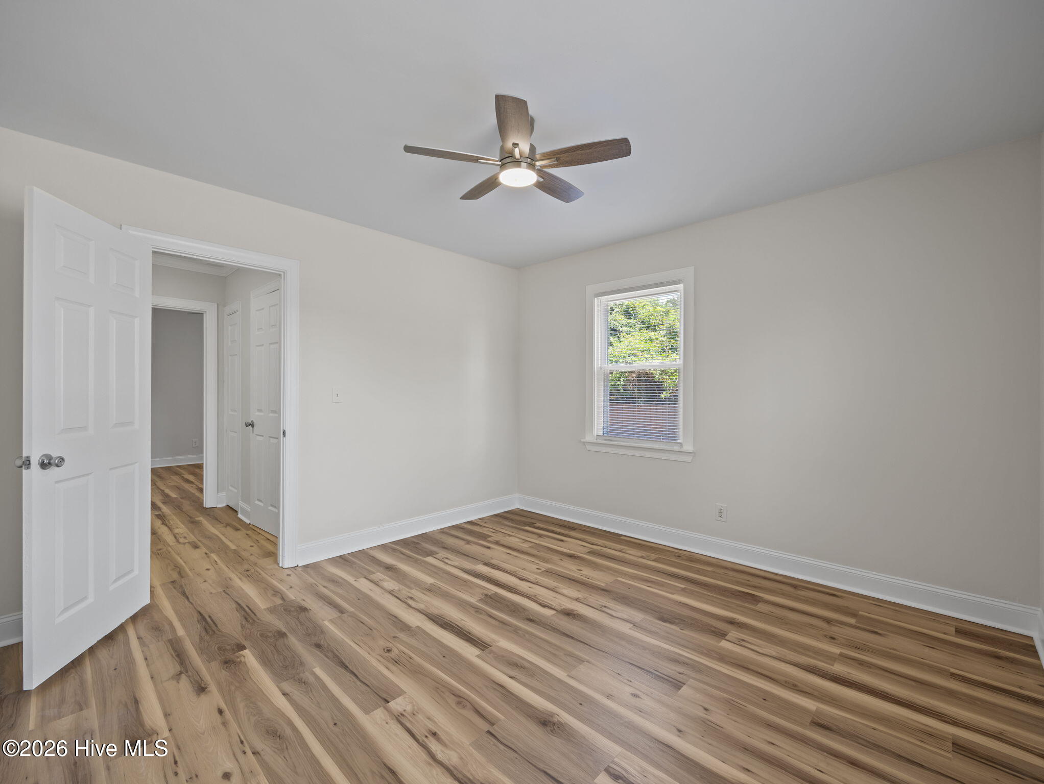 100568668 | Photo 35