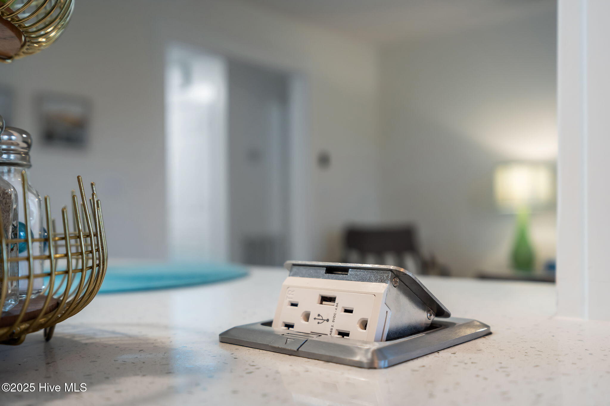 100543916 | Photo 21