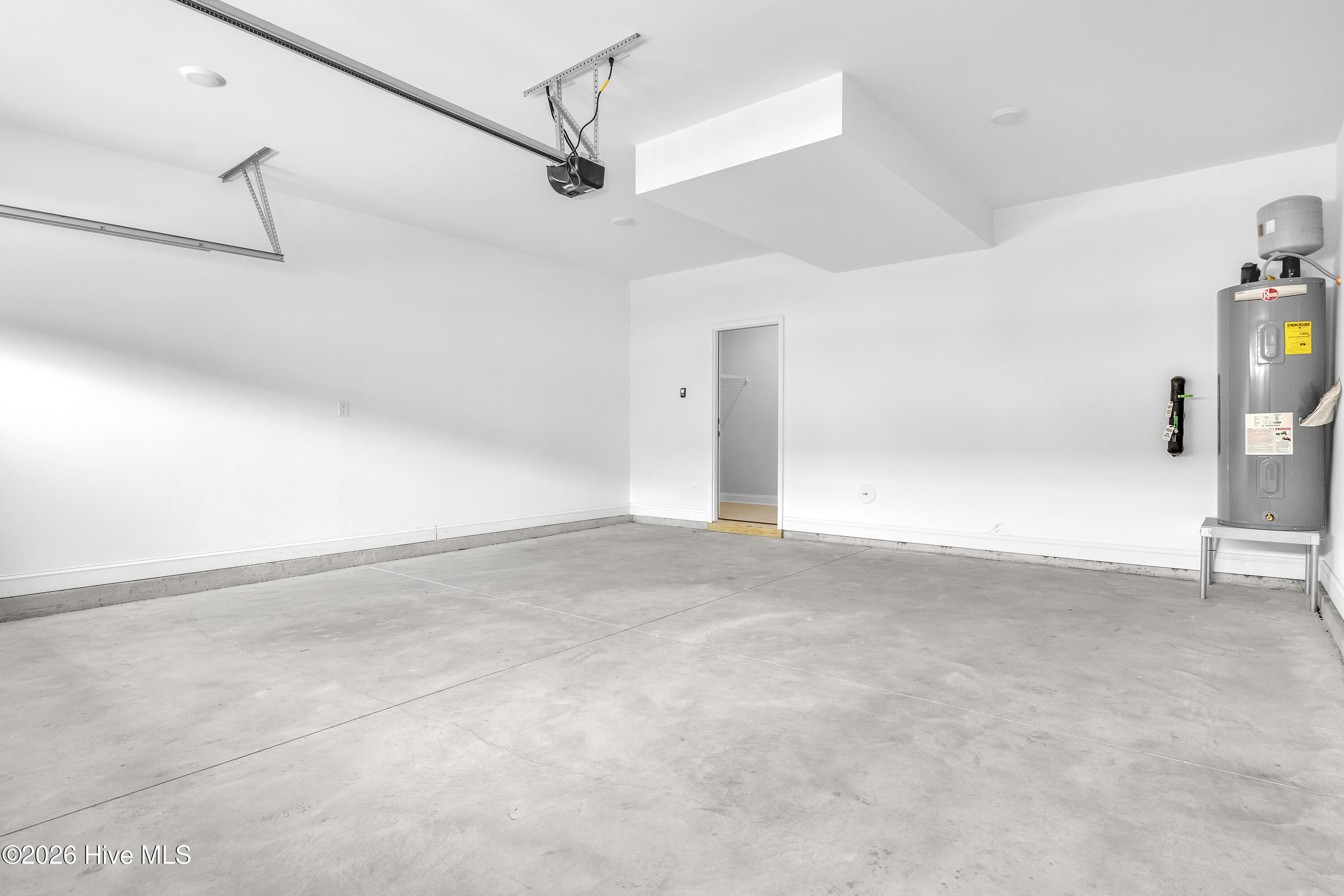 100552787 | Photo 27