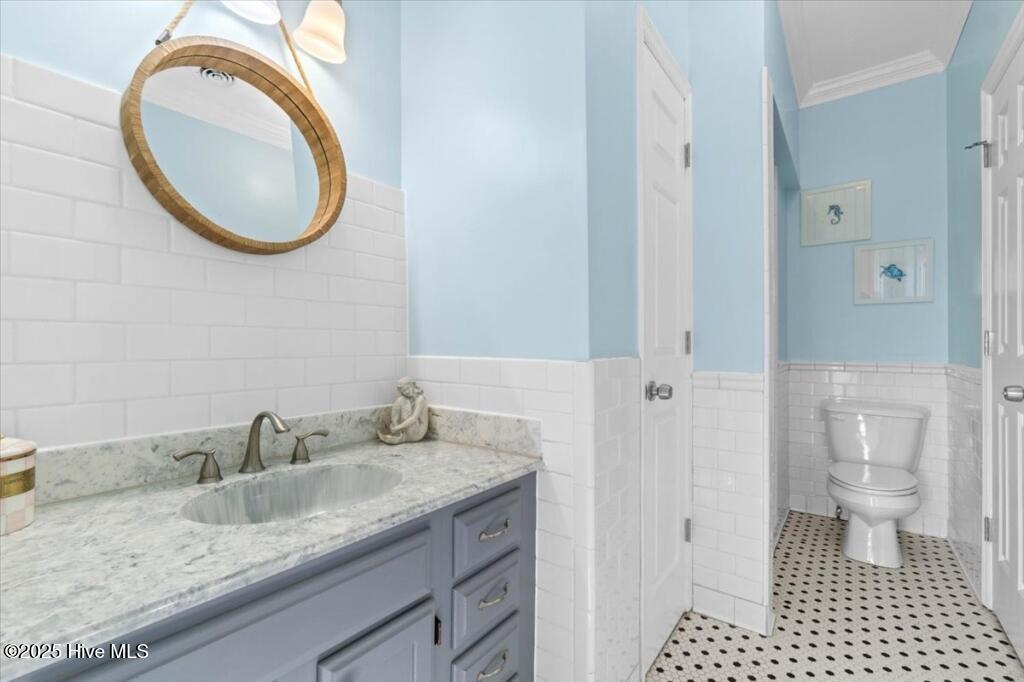 100507121 | Photo 25