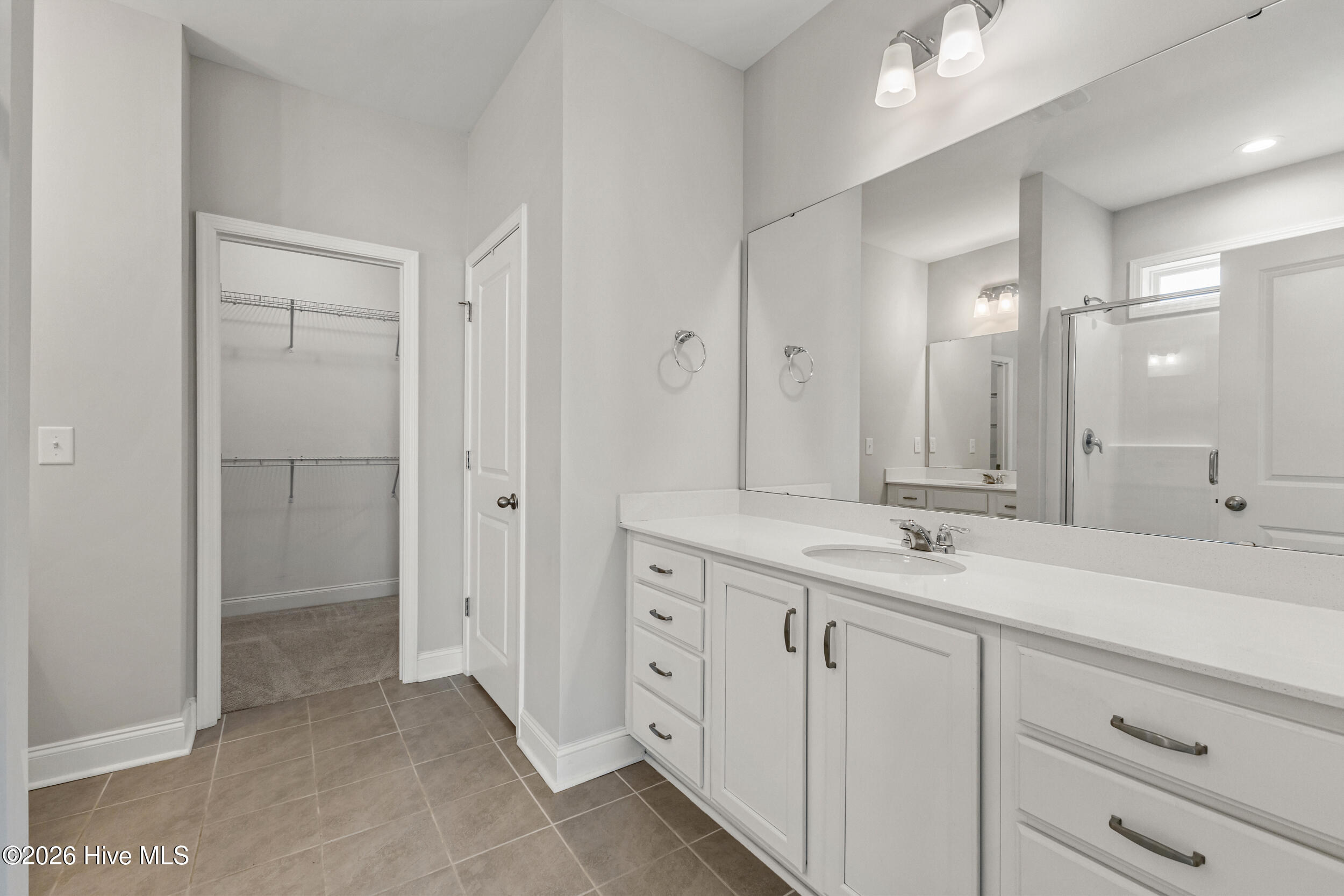 100535849 | Photo 14