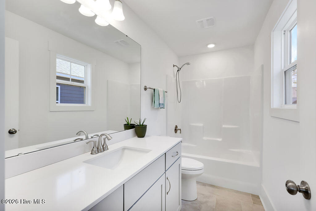 100549849 | Photo 30