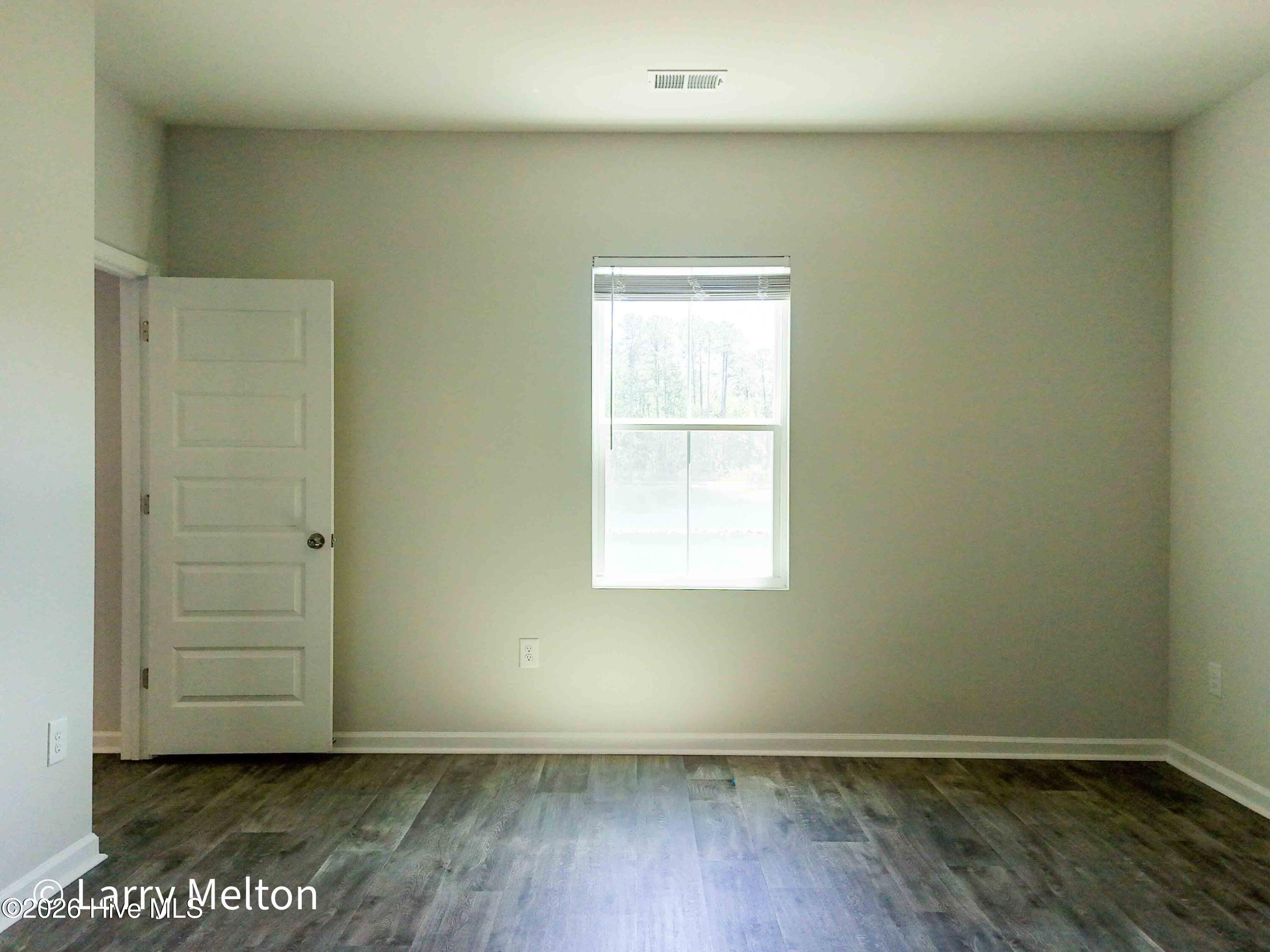 100564971 | Photo 18