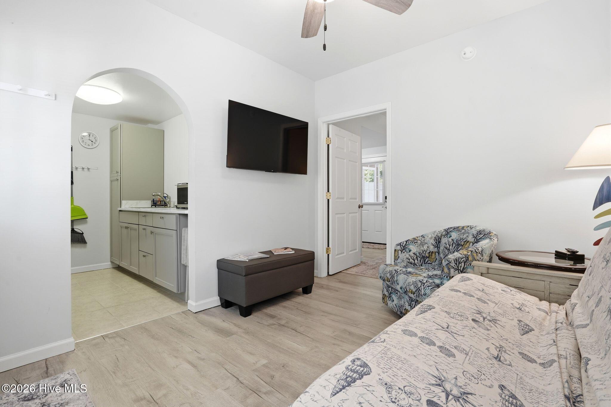 100555111 | Photo 21