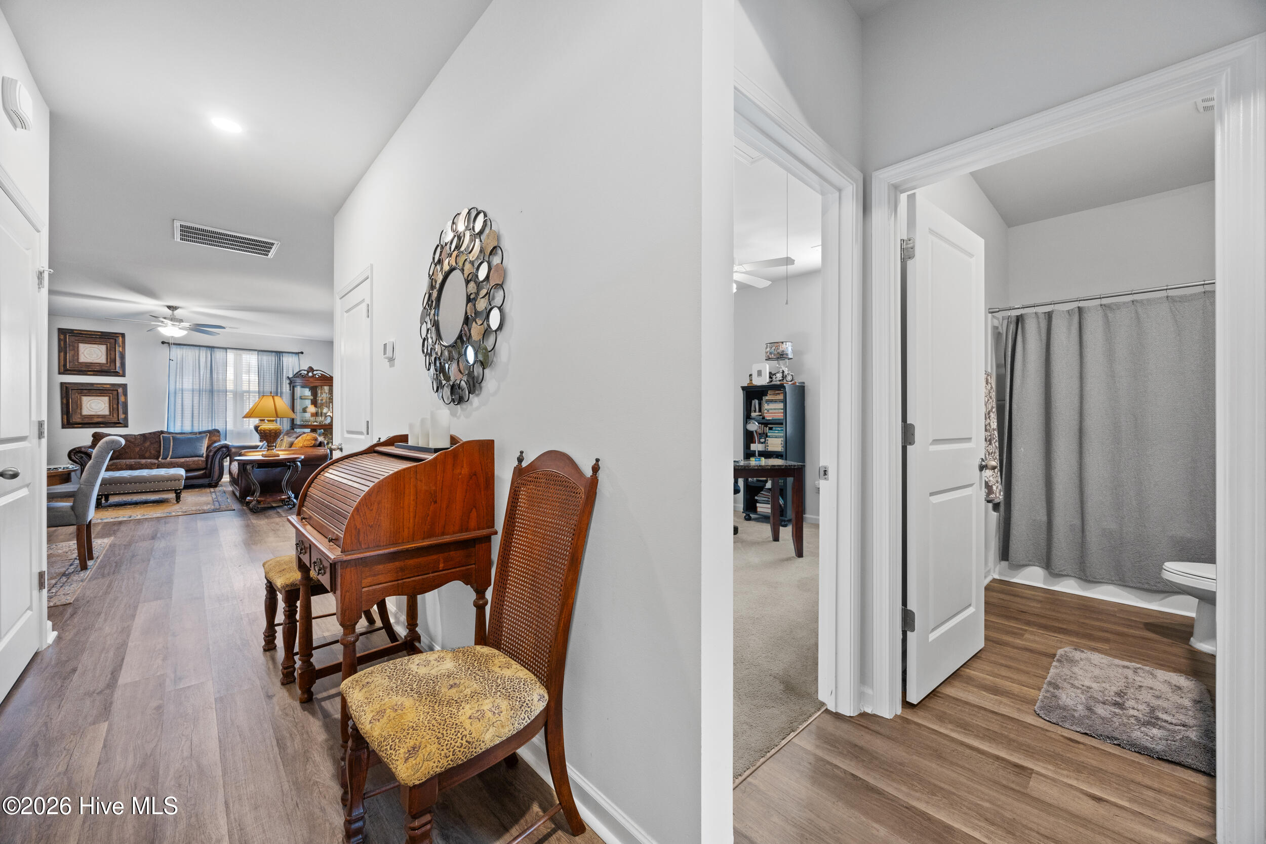 100549244 | Photo 14