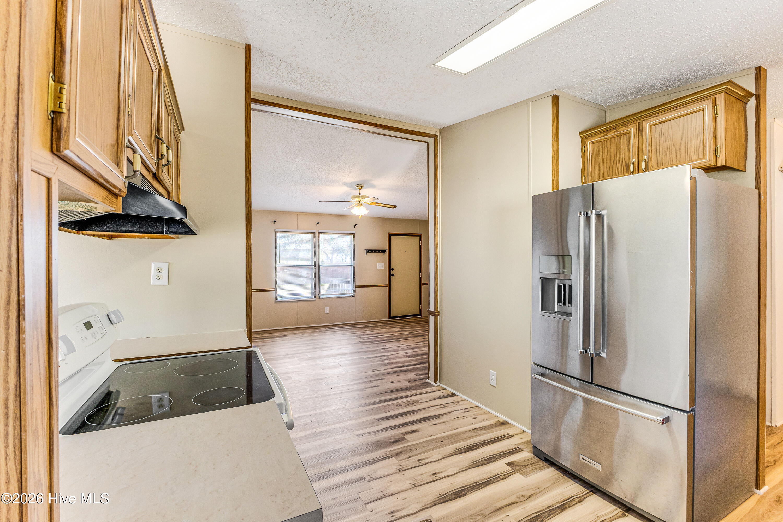 100564179 | Photo 24