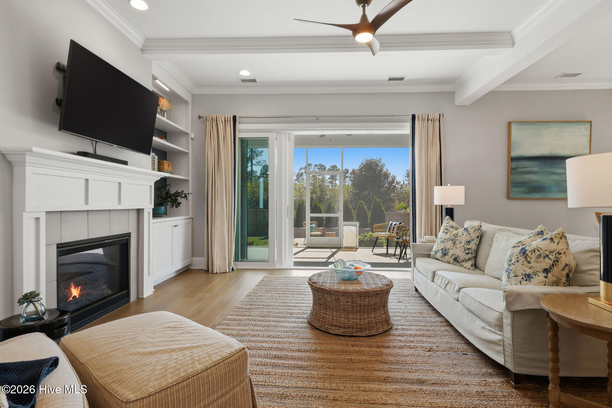 100569190 | Photo 10