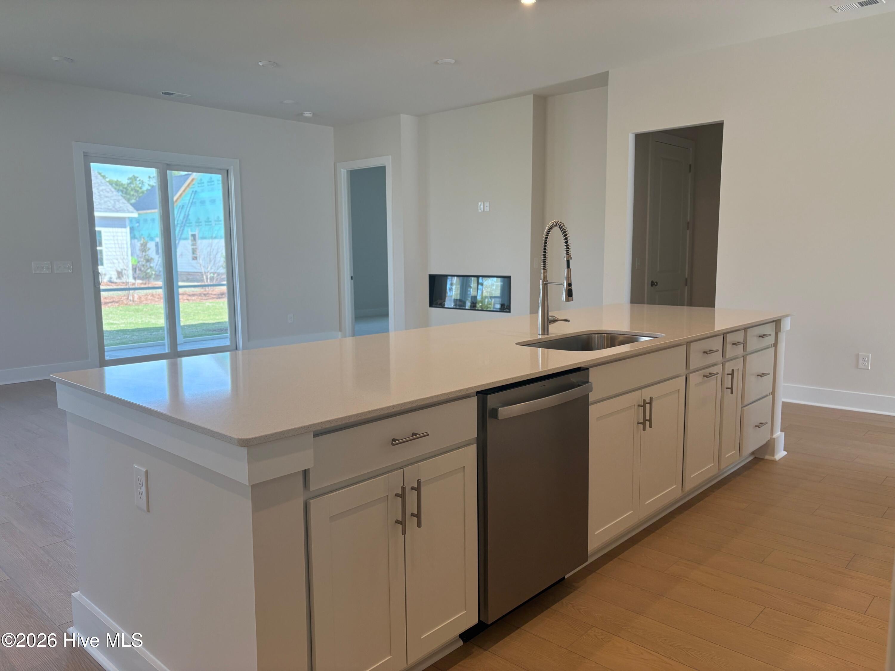 100556601 | Photo 11