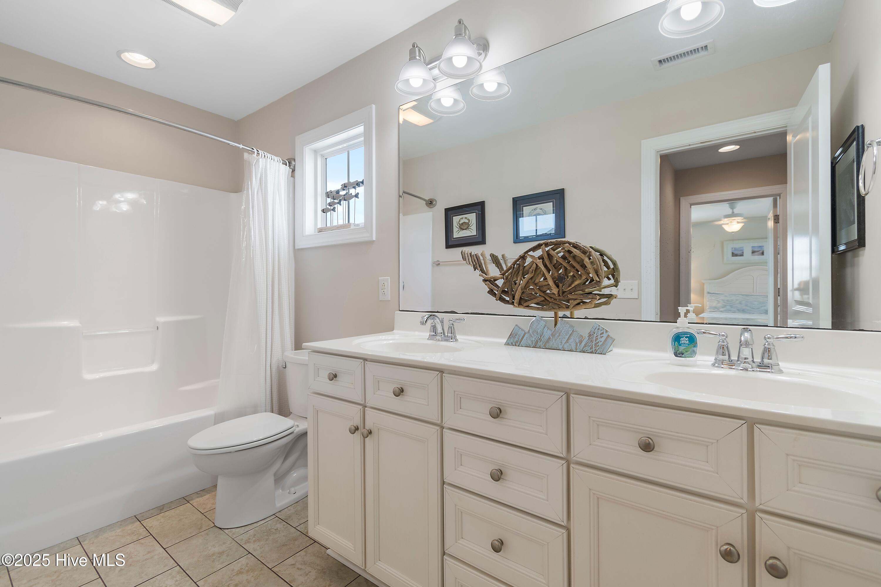 100535231 | Photo 75