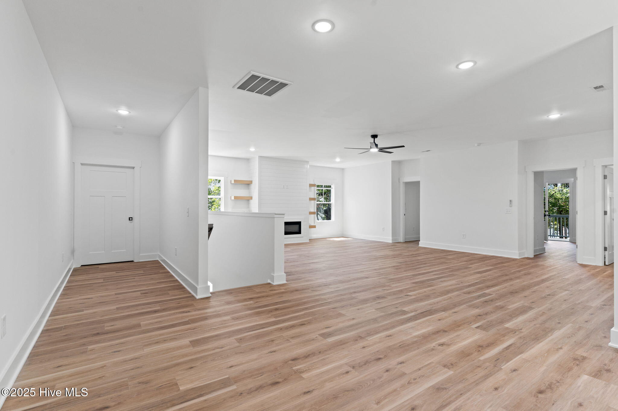 100529099 | Photo 31