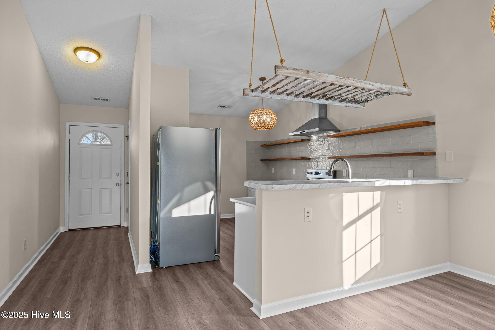 100542316 | Photo 21