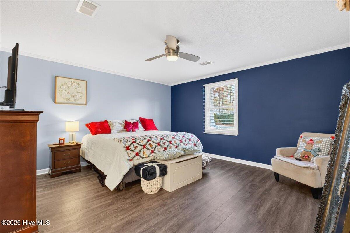 100545415 | Photo 37