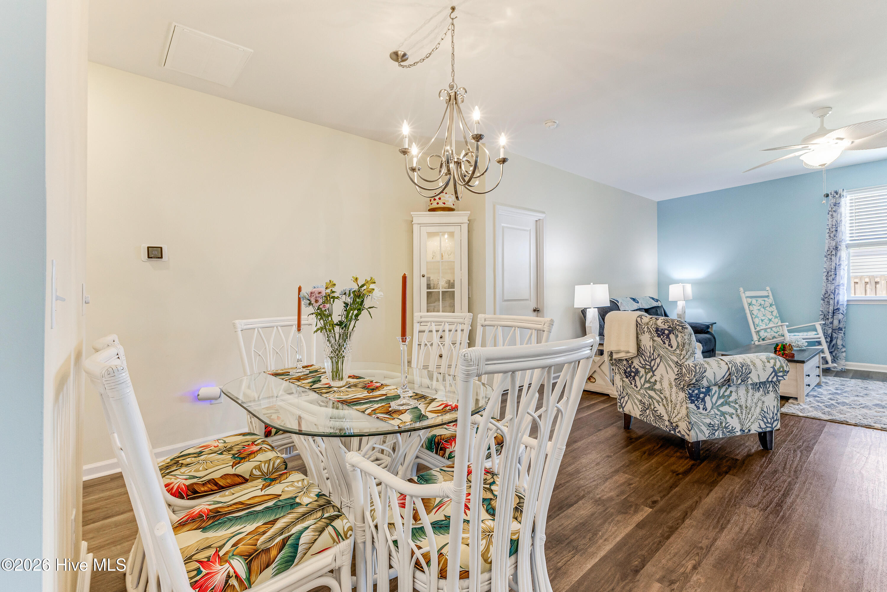 100566455 | Photo 19