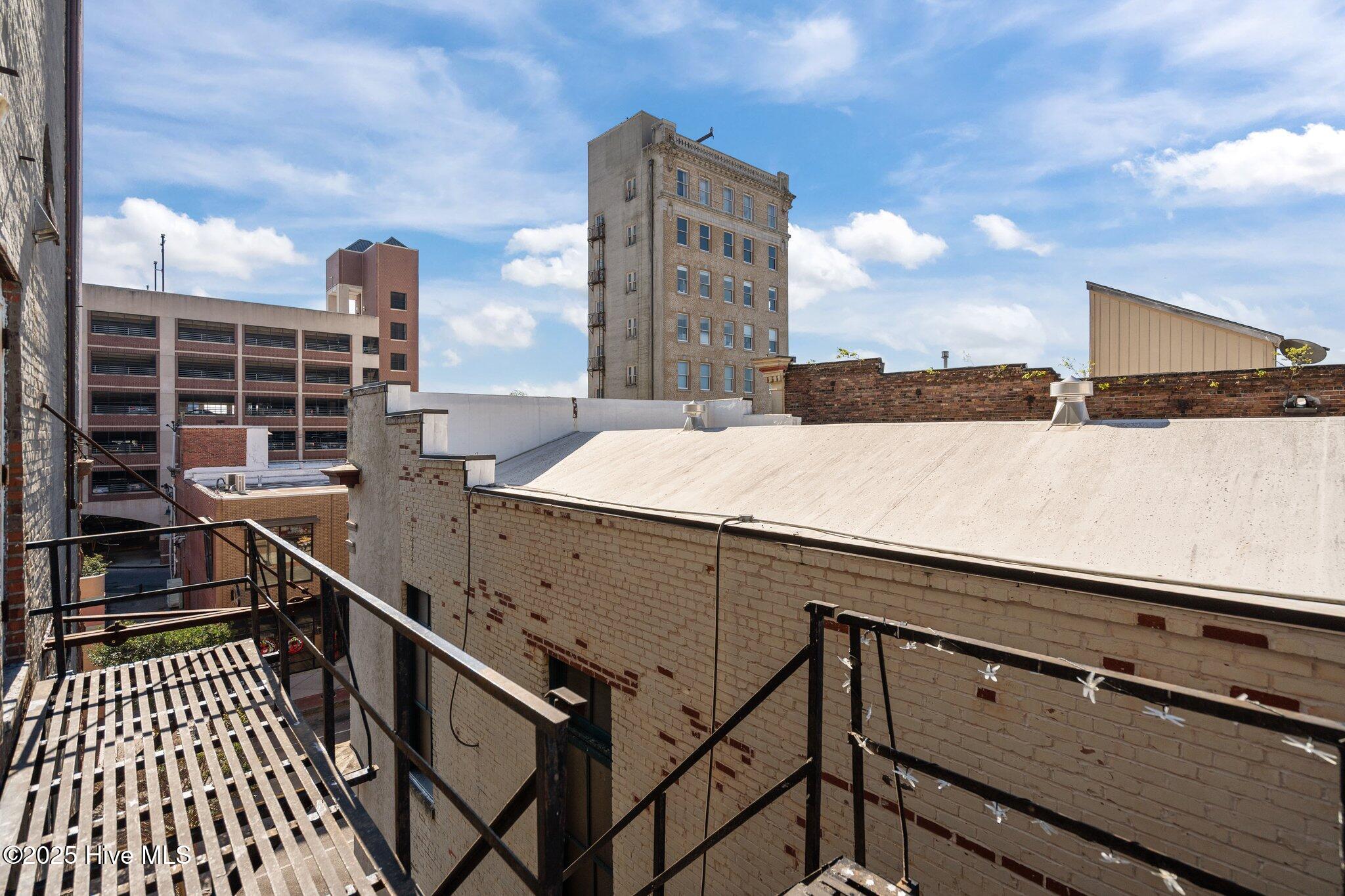 100509960 | Photo 19