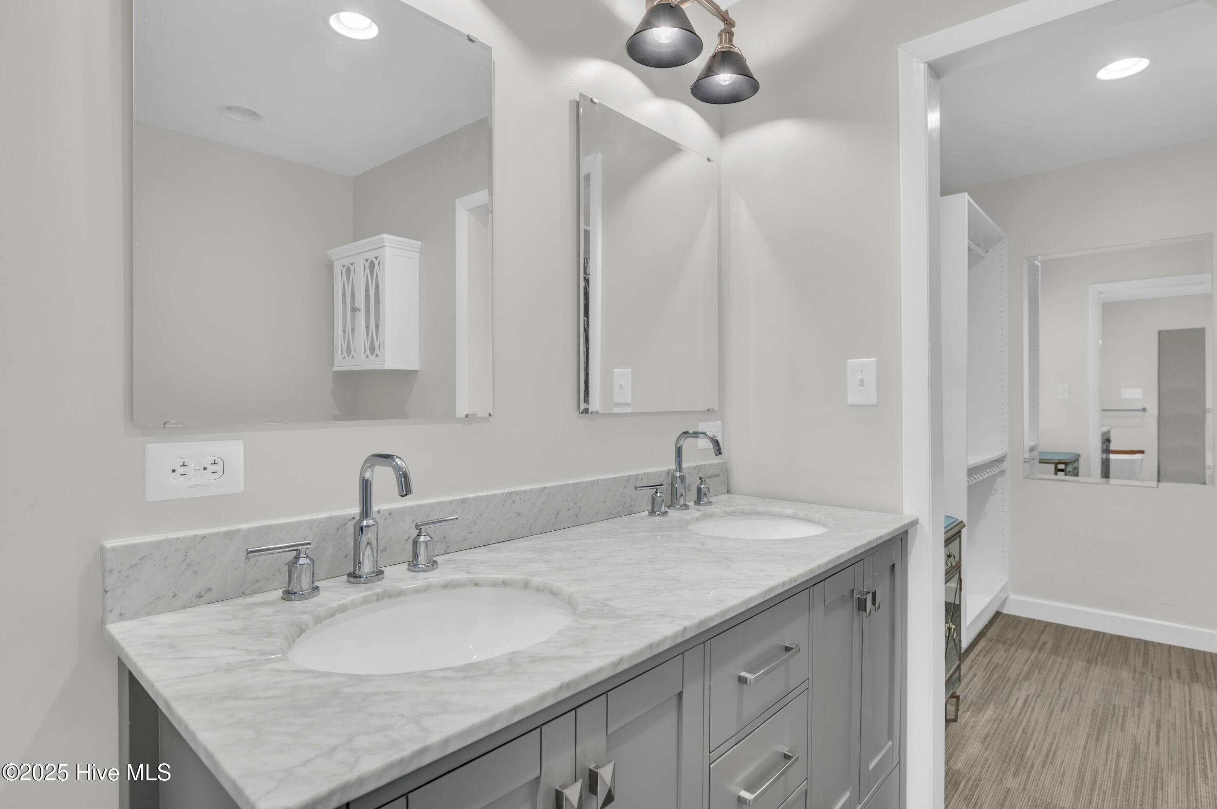 100538722 | Photo 19