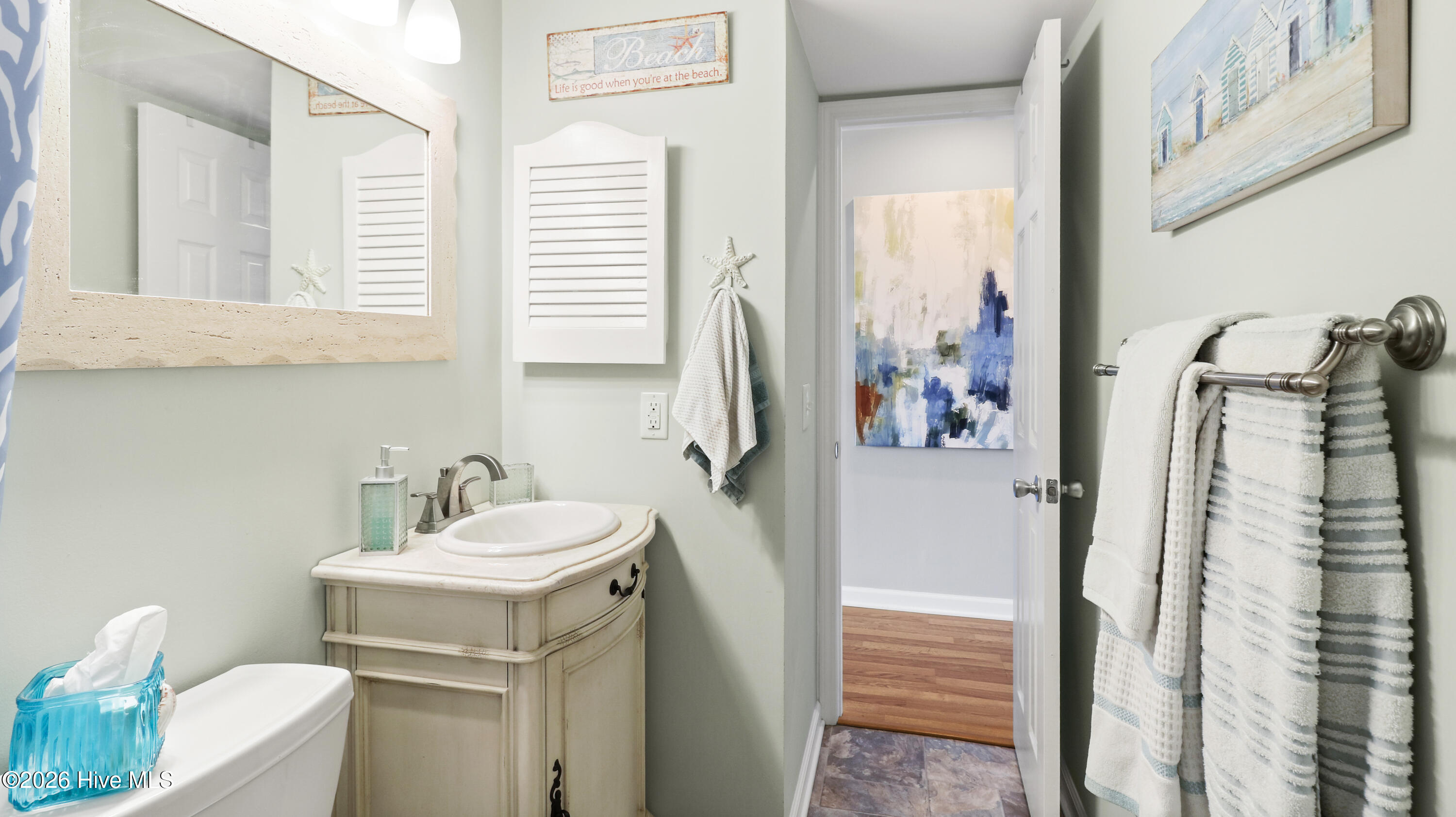 100565453 | Photo 11