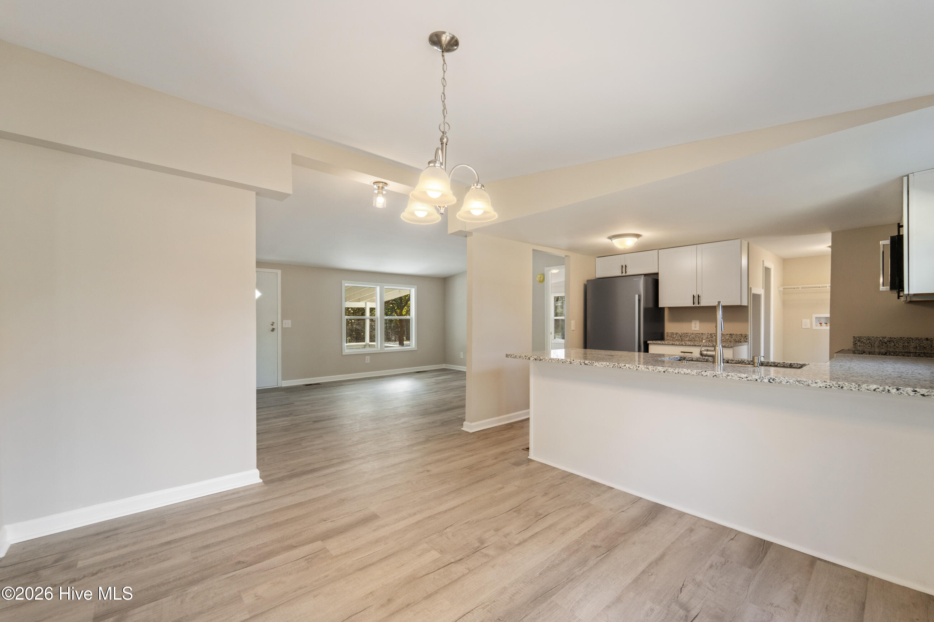 100550978 | Photo 10