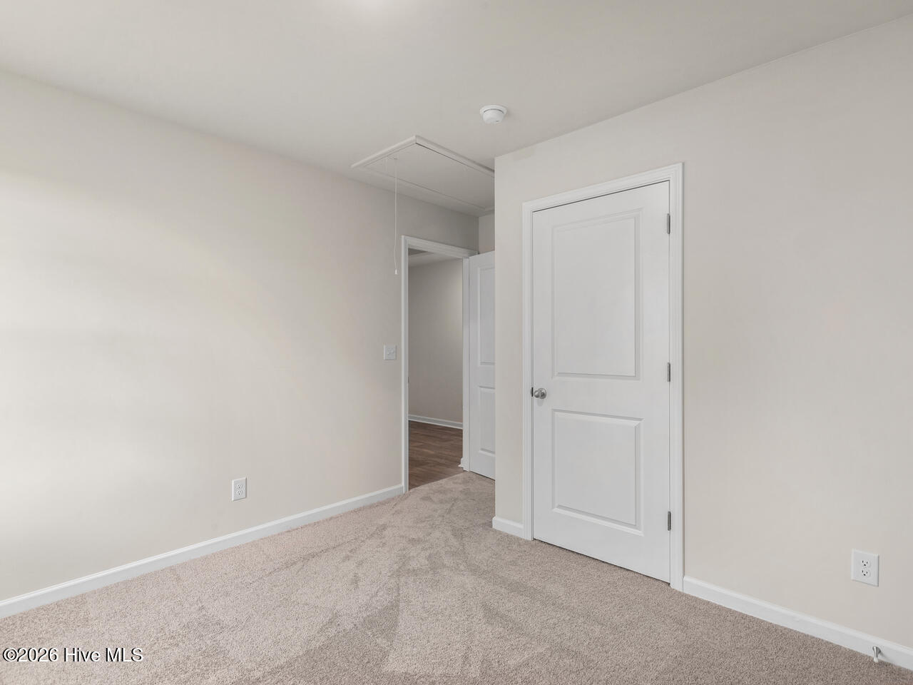 100547921 | Photo 25