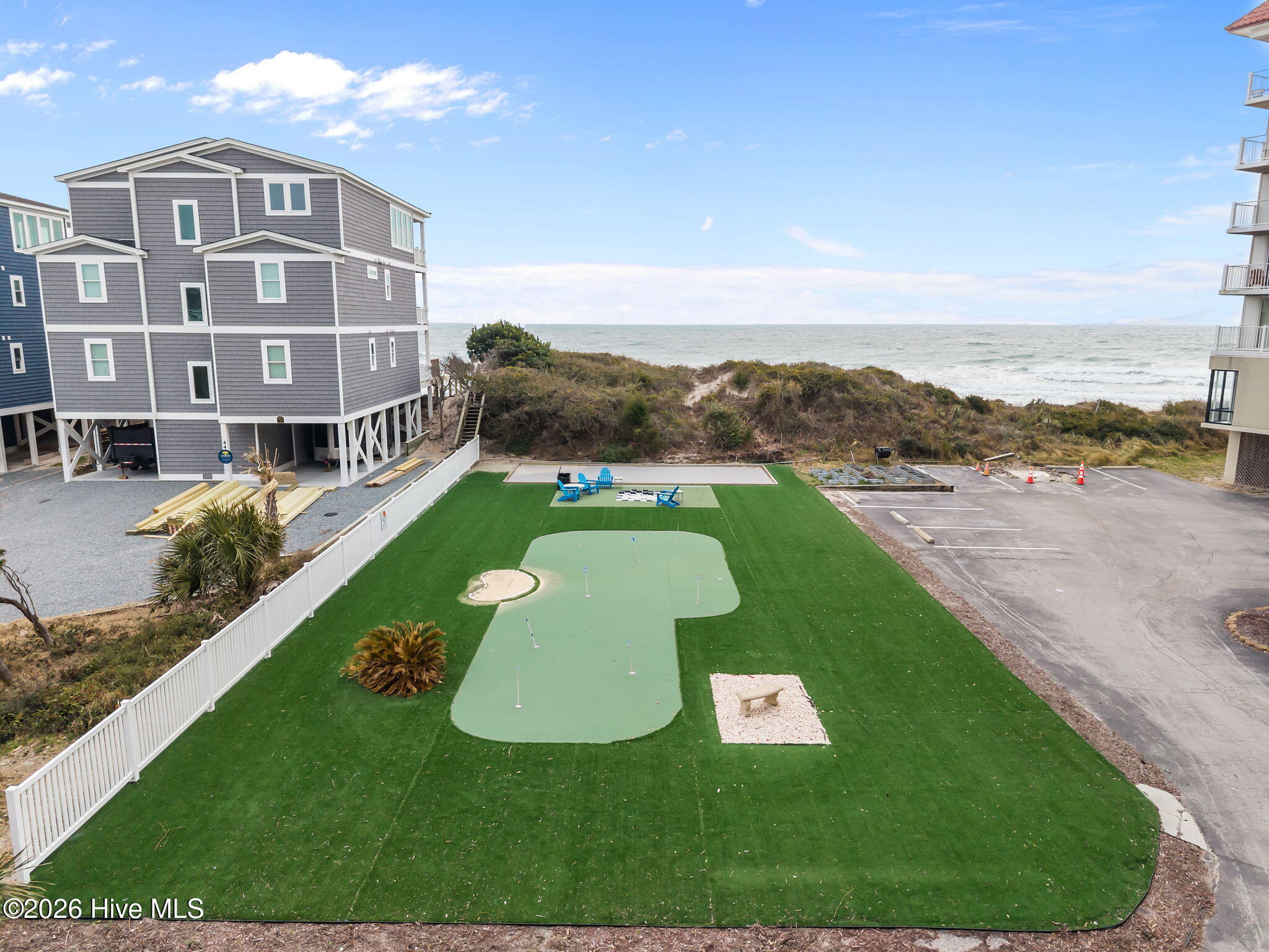 100557729 | Photo 27