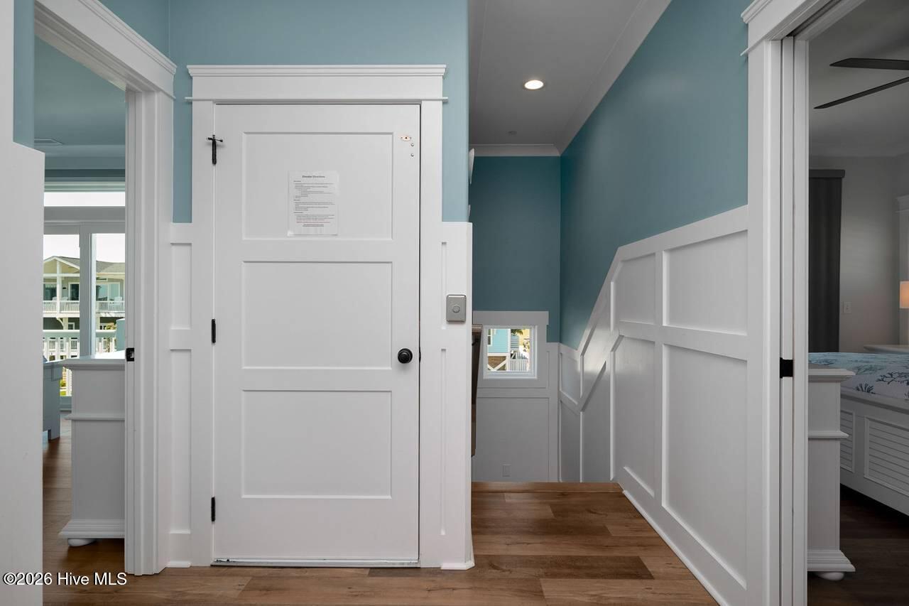 100560212 | Photo 71