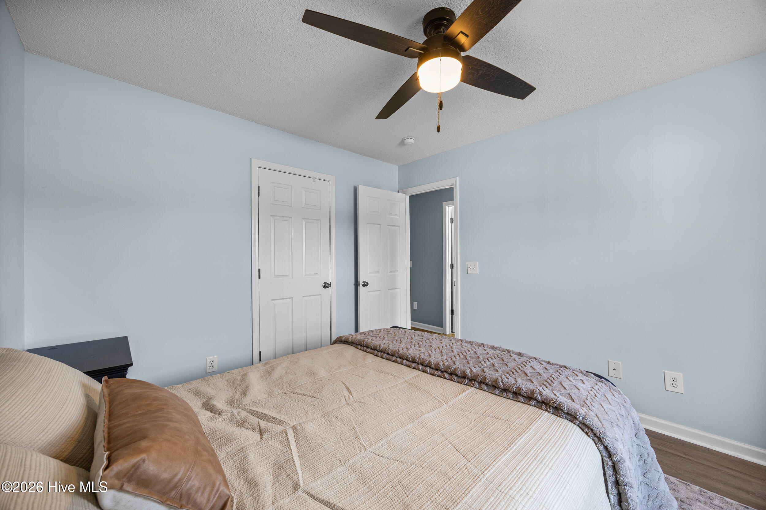 100562673 | Photo 28