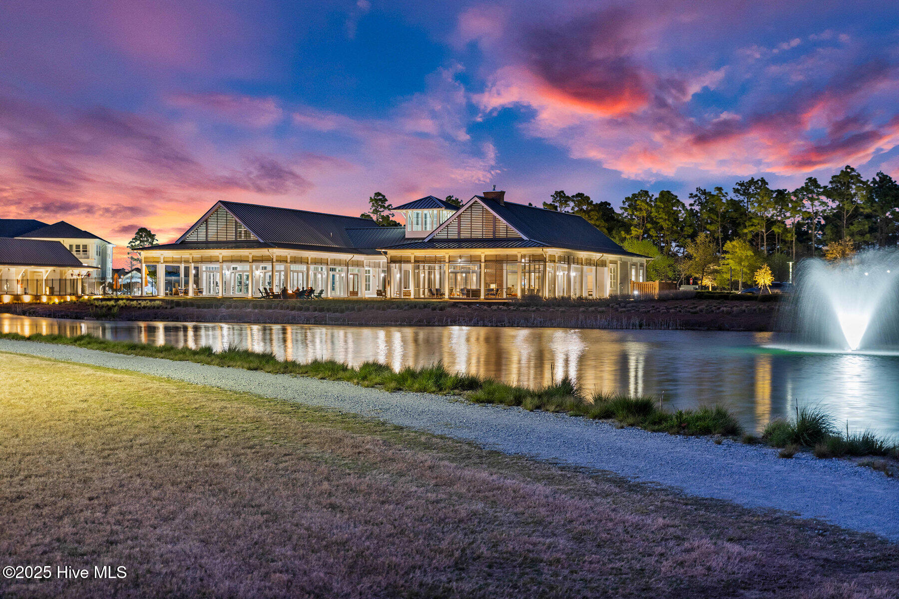 100538755 | Photo 53