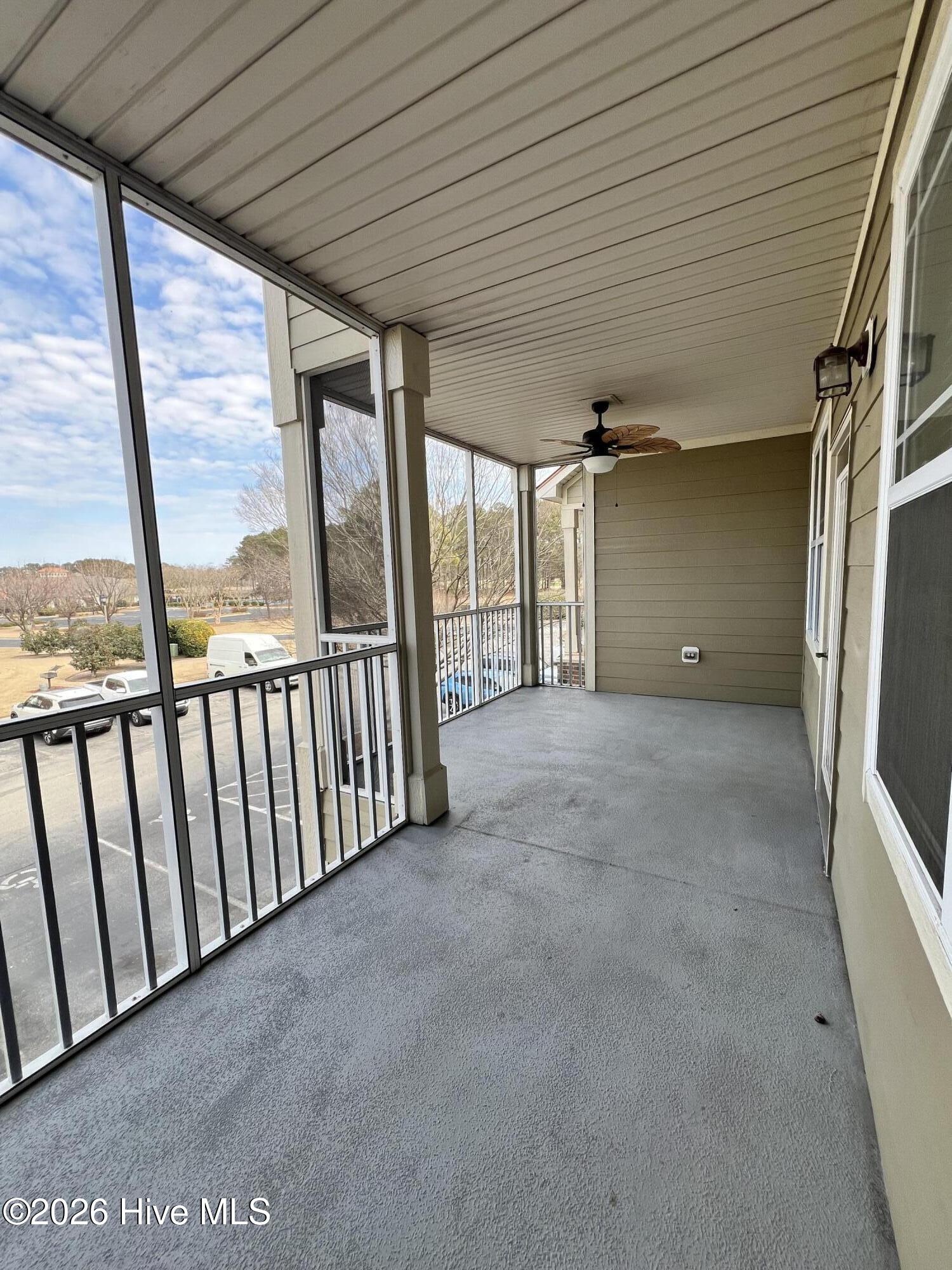 100550783 | Photo 18