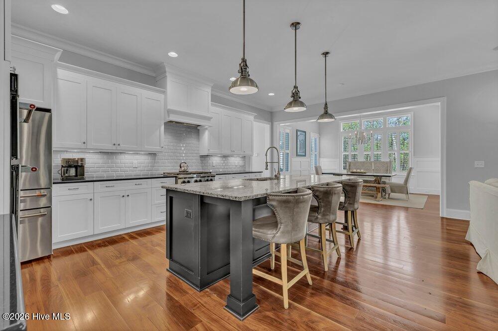 100563966 | Photo 23