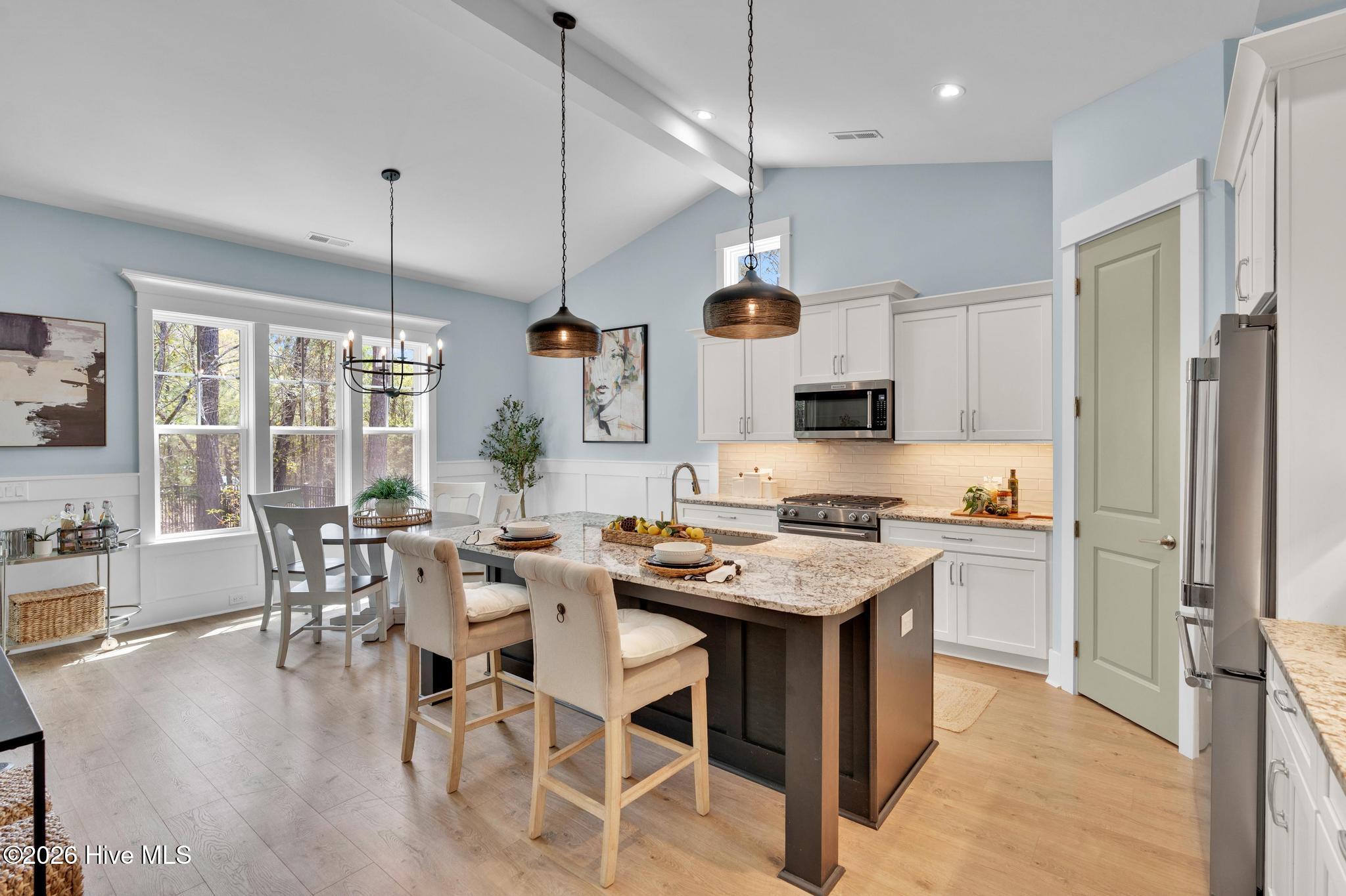 100564627 | Photo 16