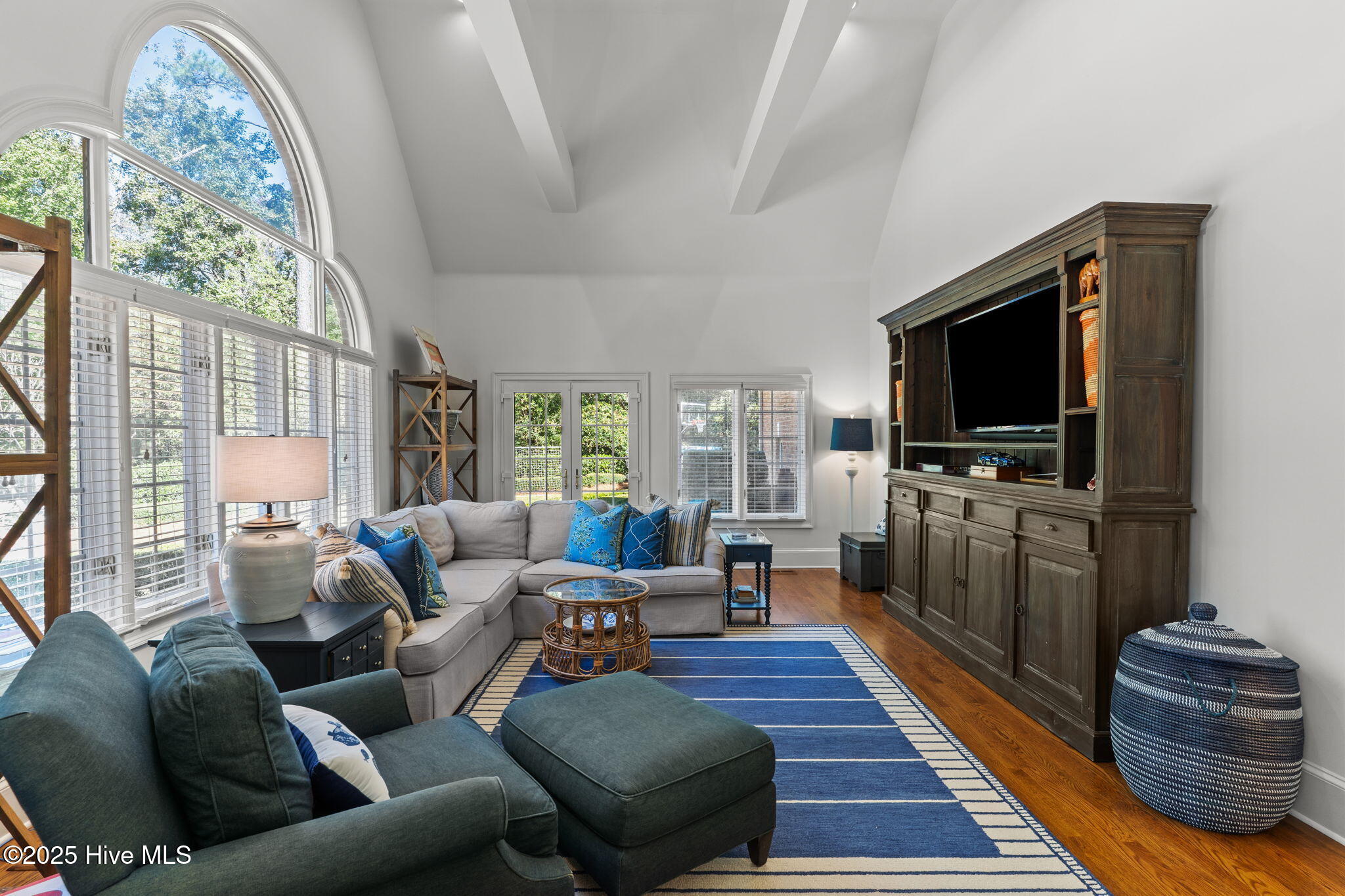 100537269 | Photo 41