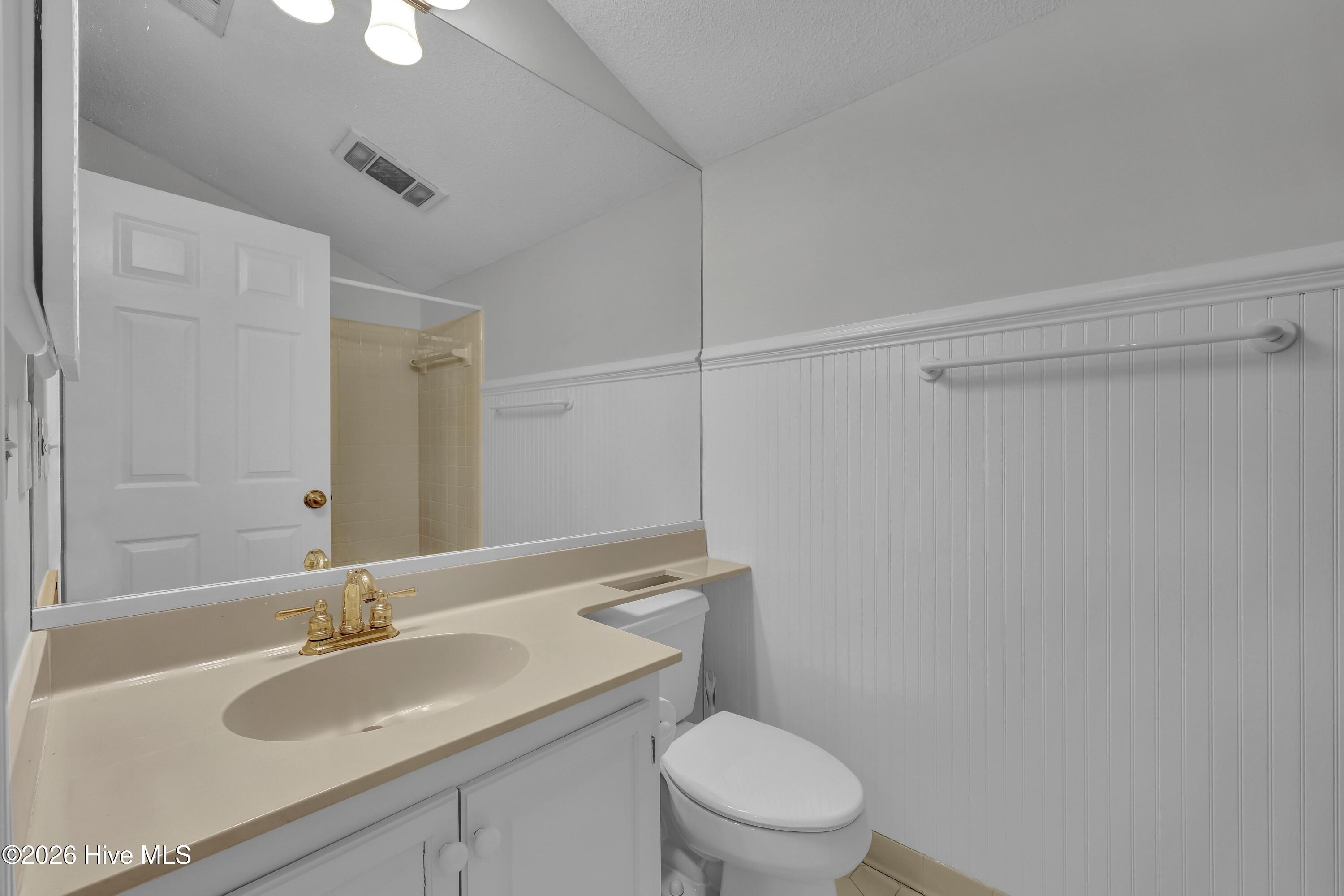 100569020 | Photo 24