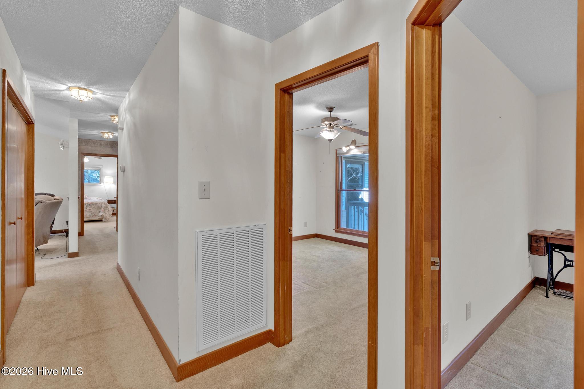 100561696 | Photo 35