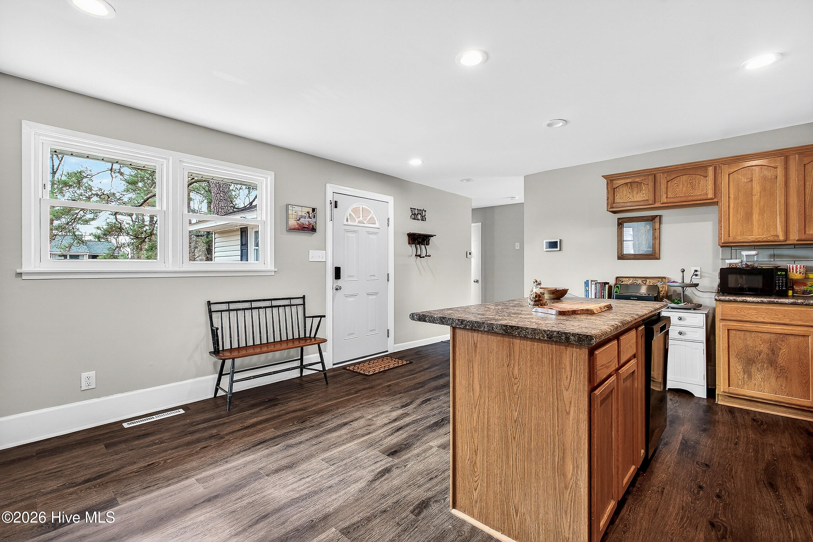 100552598 | Photo 10