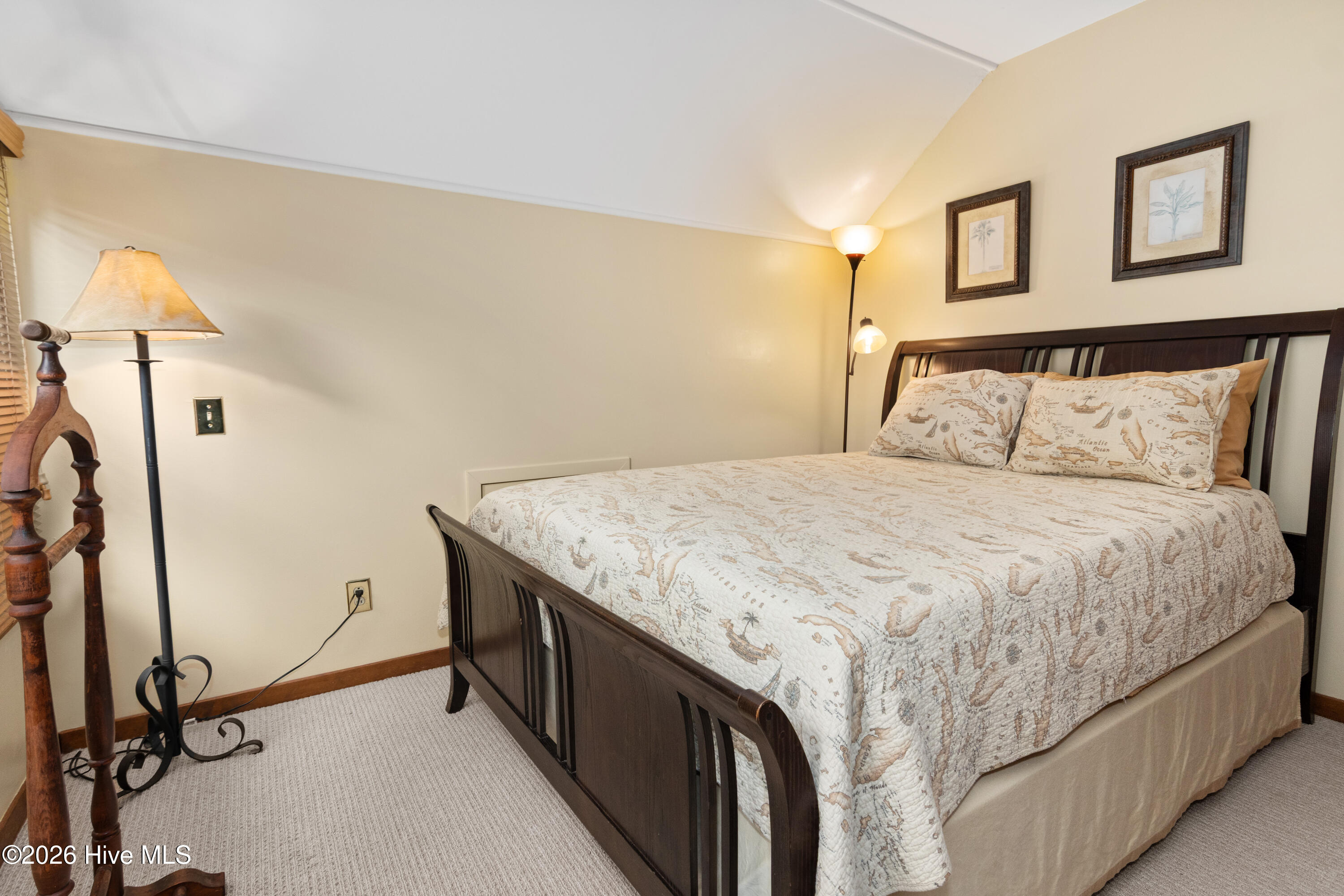 100561617 | Photo 28