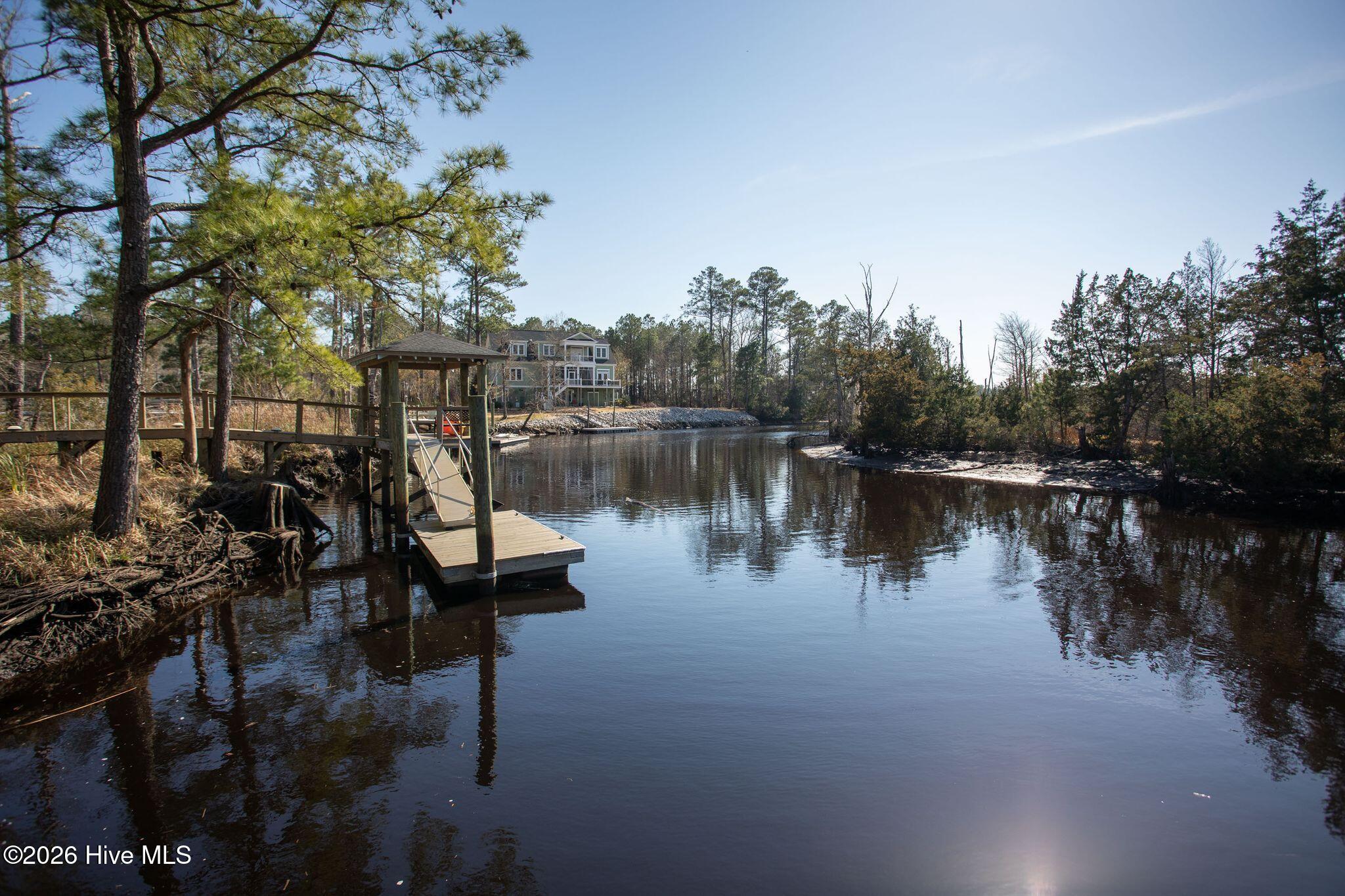 100560702 | Photo 103