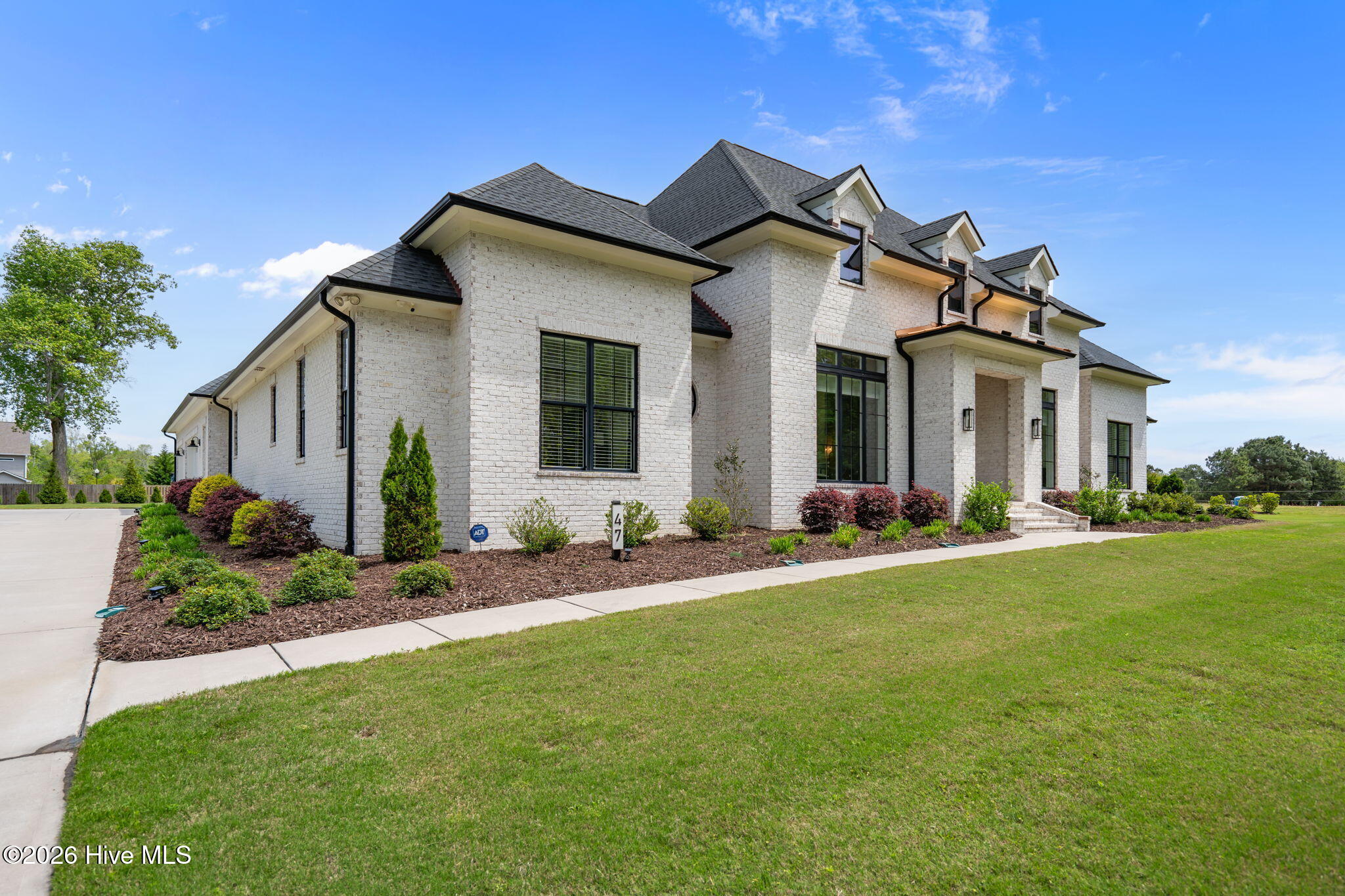 100566934 | Photo 76