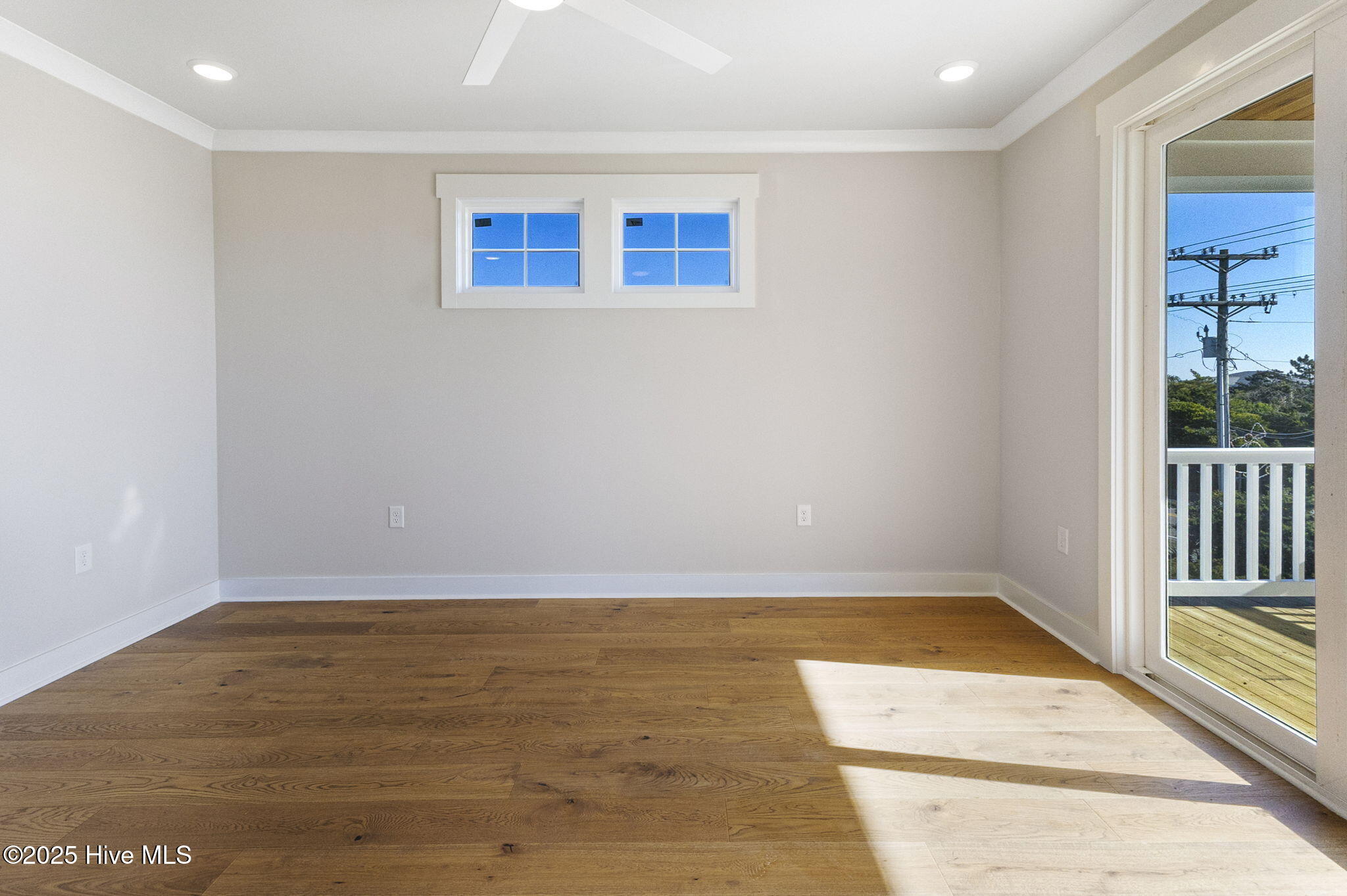 100522656 | Photo 21