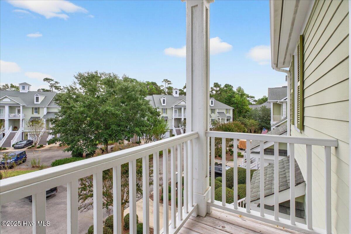 100534230 | Photo 44