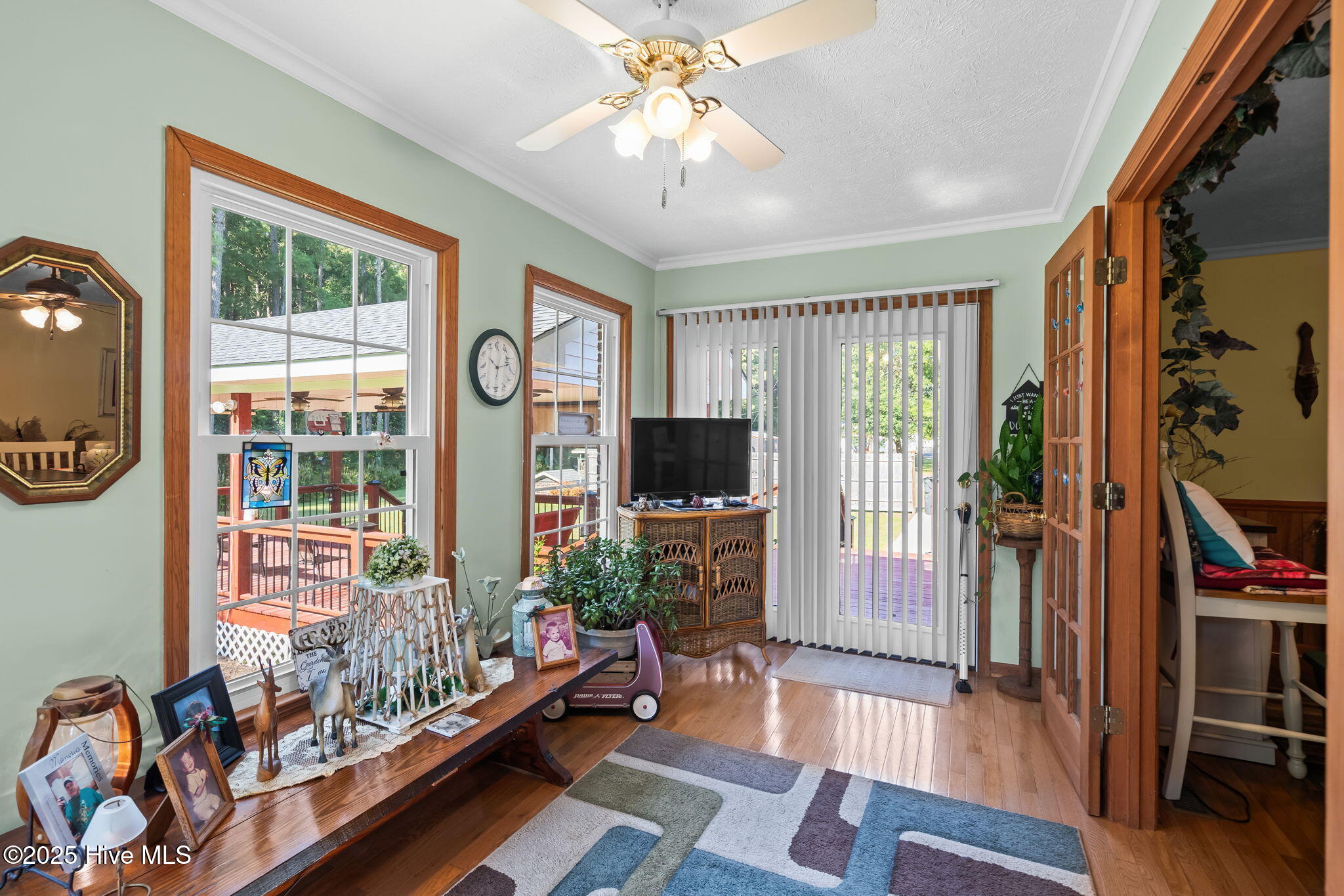 100532446 | Photo 25